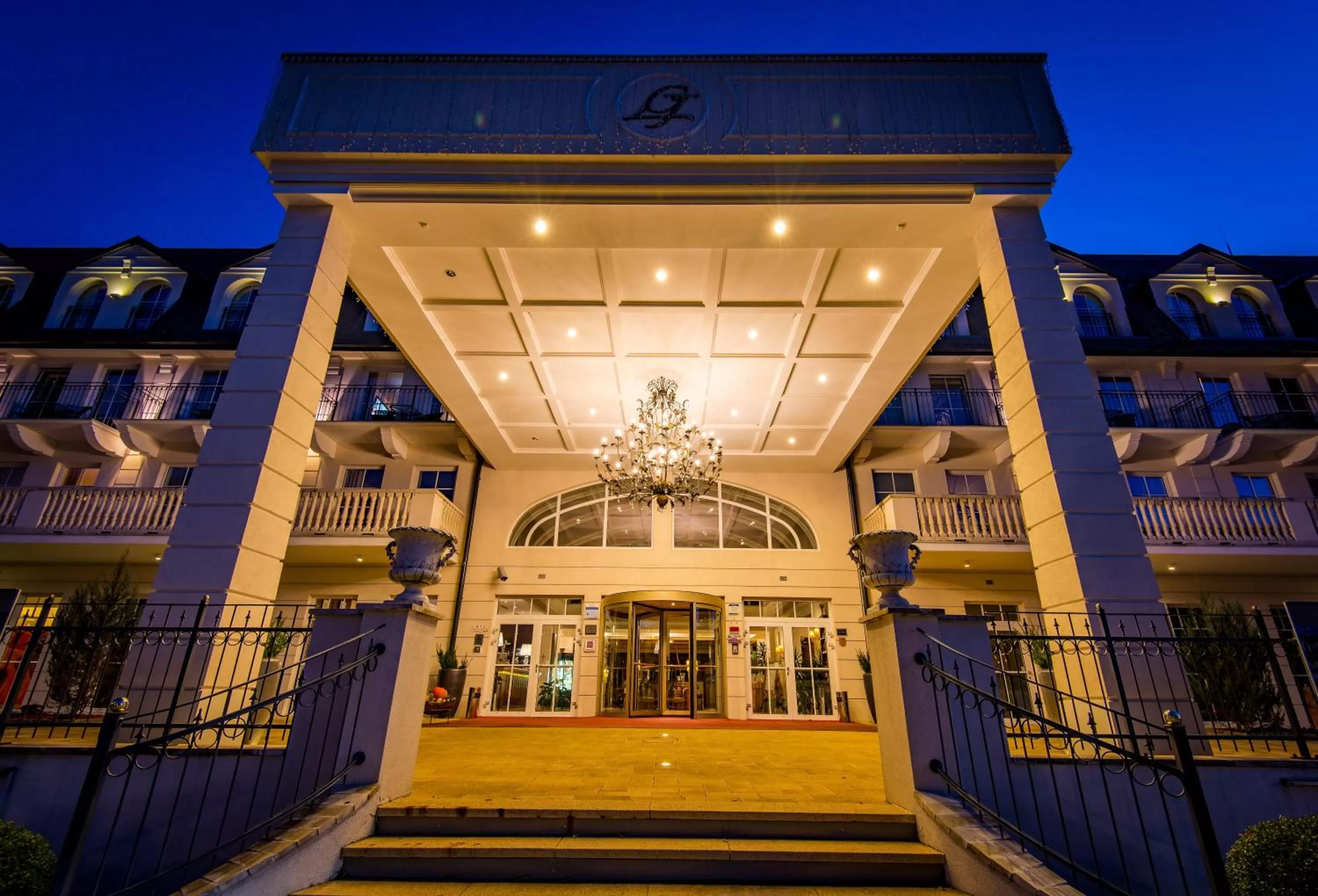 Facade/entrance in Grandhotel Lienz Business-Wellness & Gourmet