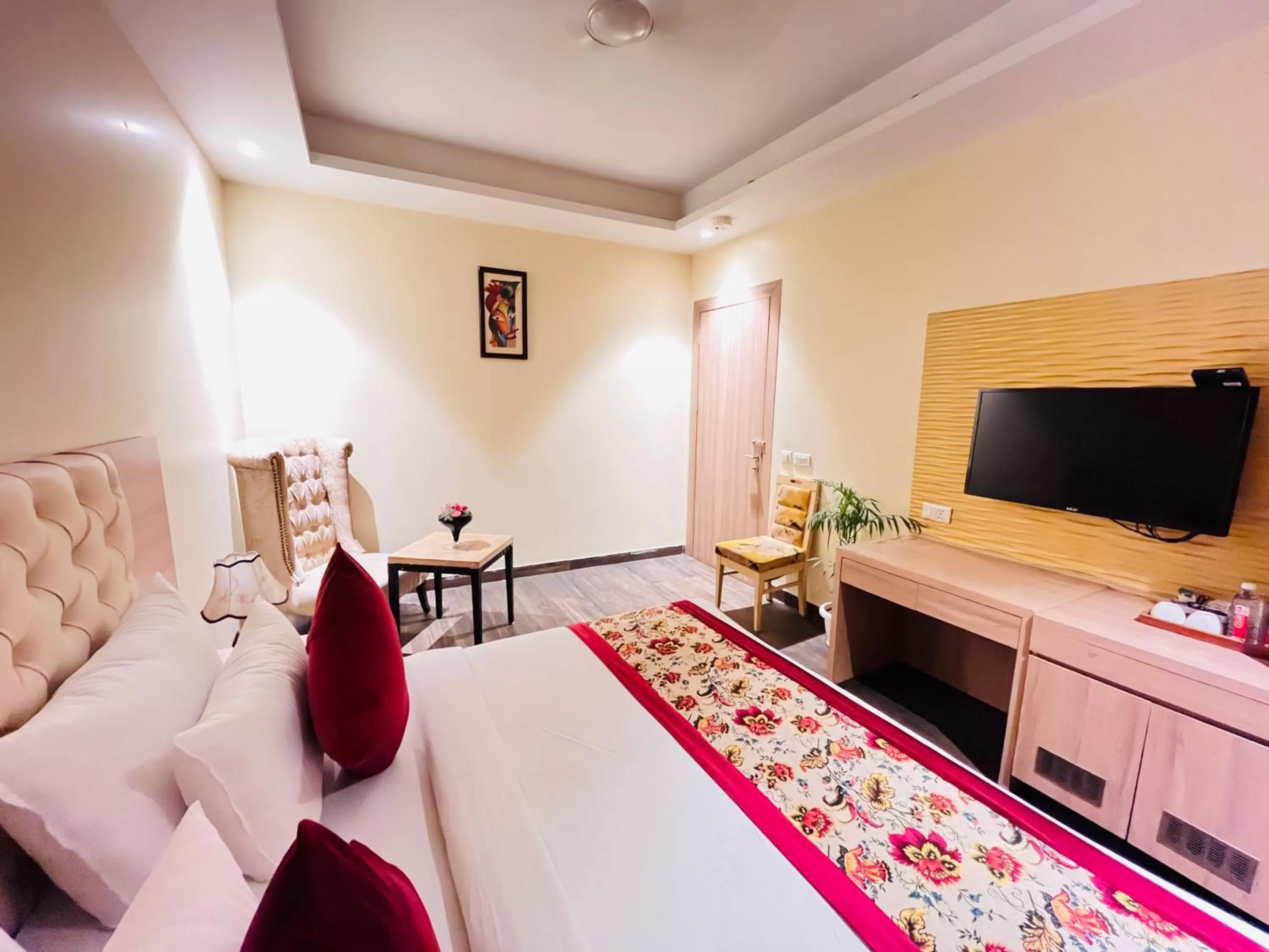 Bed in Hotel Banz near Delhi Airport