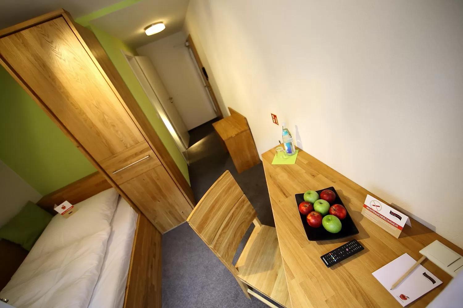 Photo of the whole room, Bed in Schieners Hotel & Apfelhof Apartments