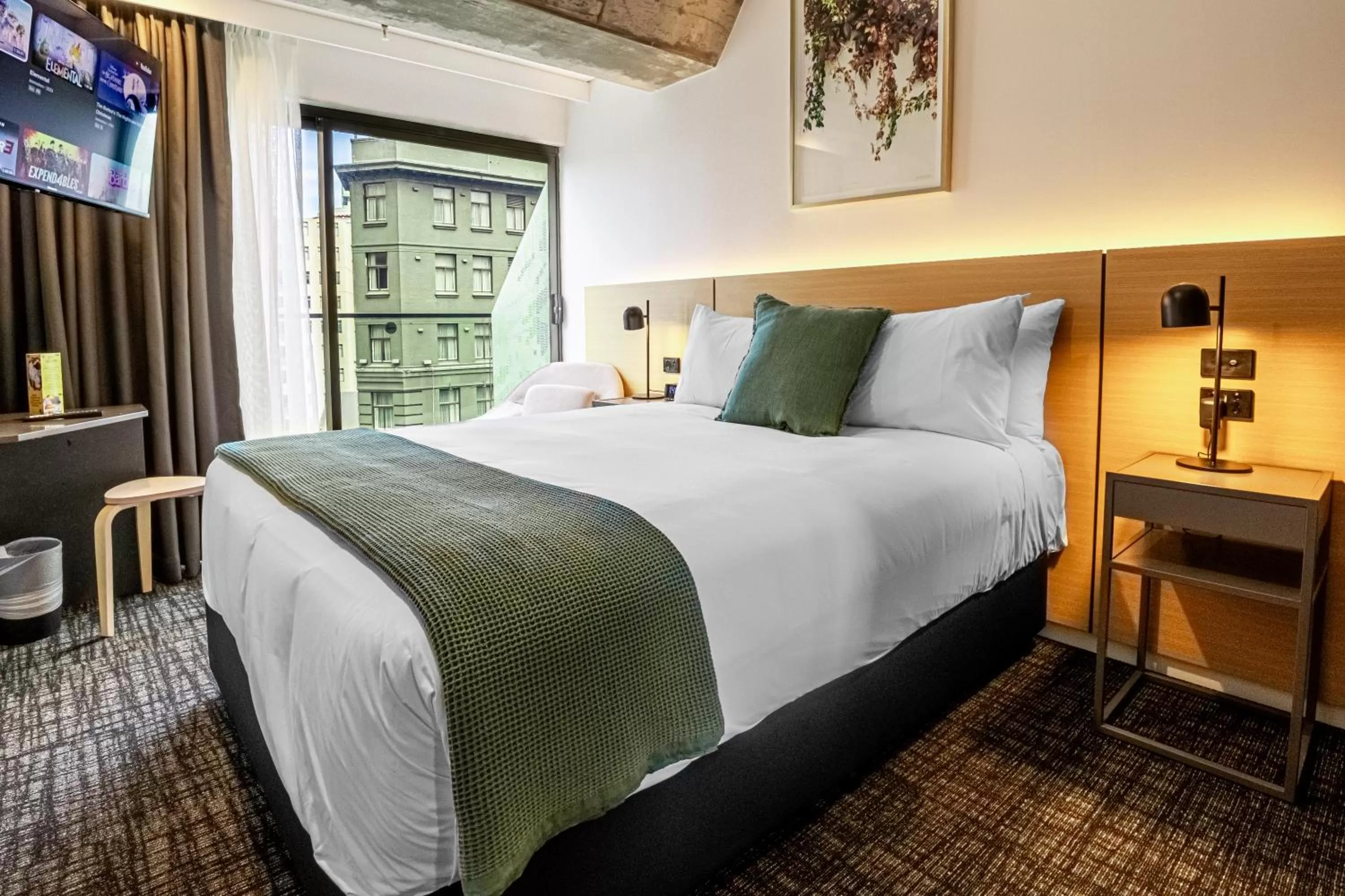 Photo of the whole room, Bed in Song Hotel Sydney