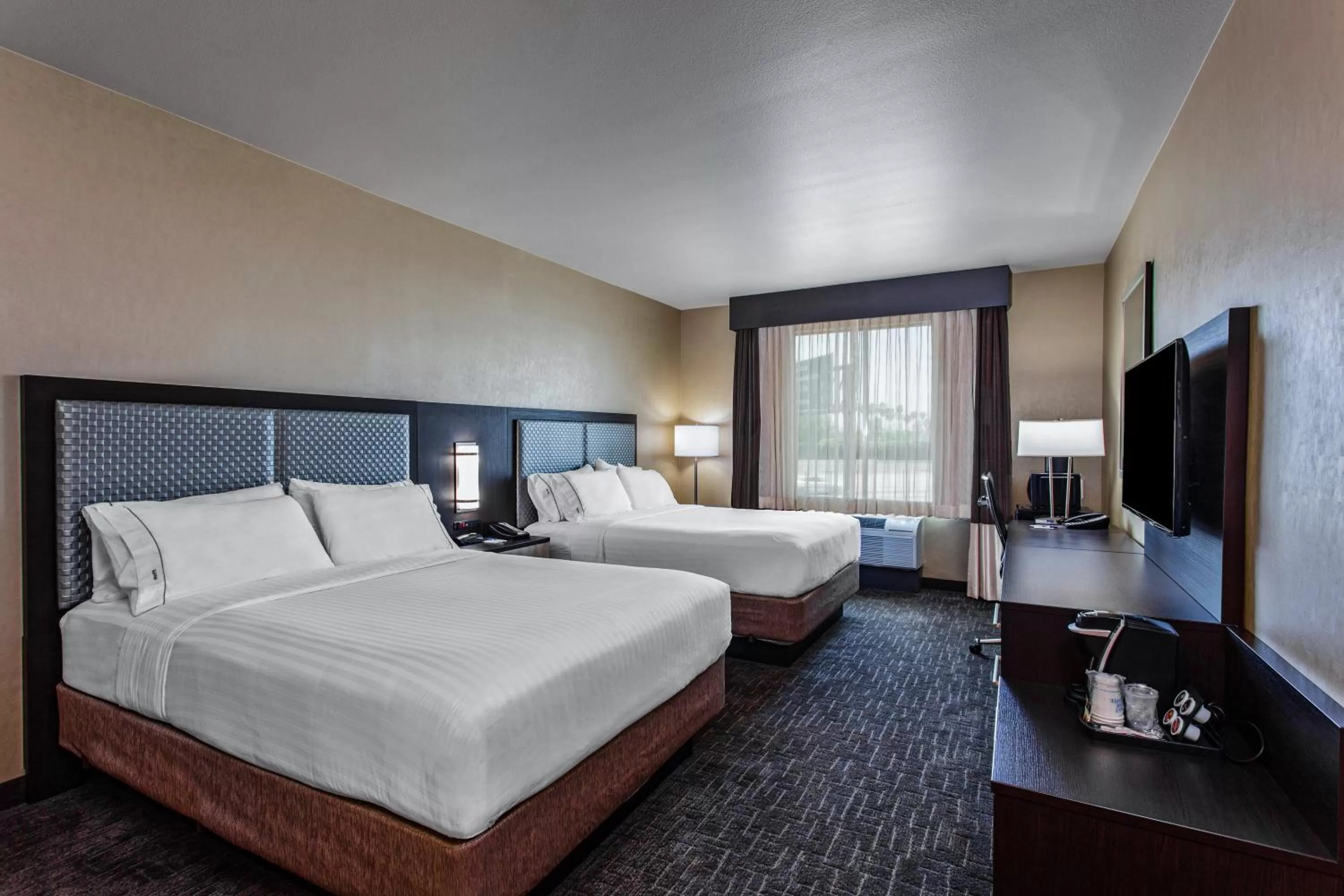 Photo of the whole room, Bed in Holiday Inn Express & Suites Anaheim Resort Area by IHG
