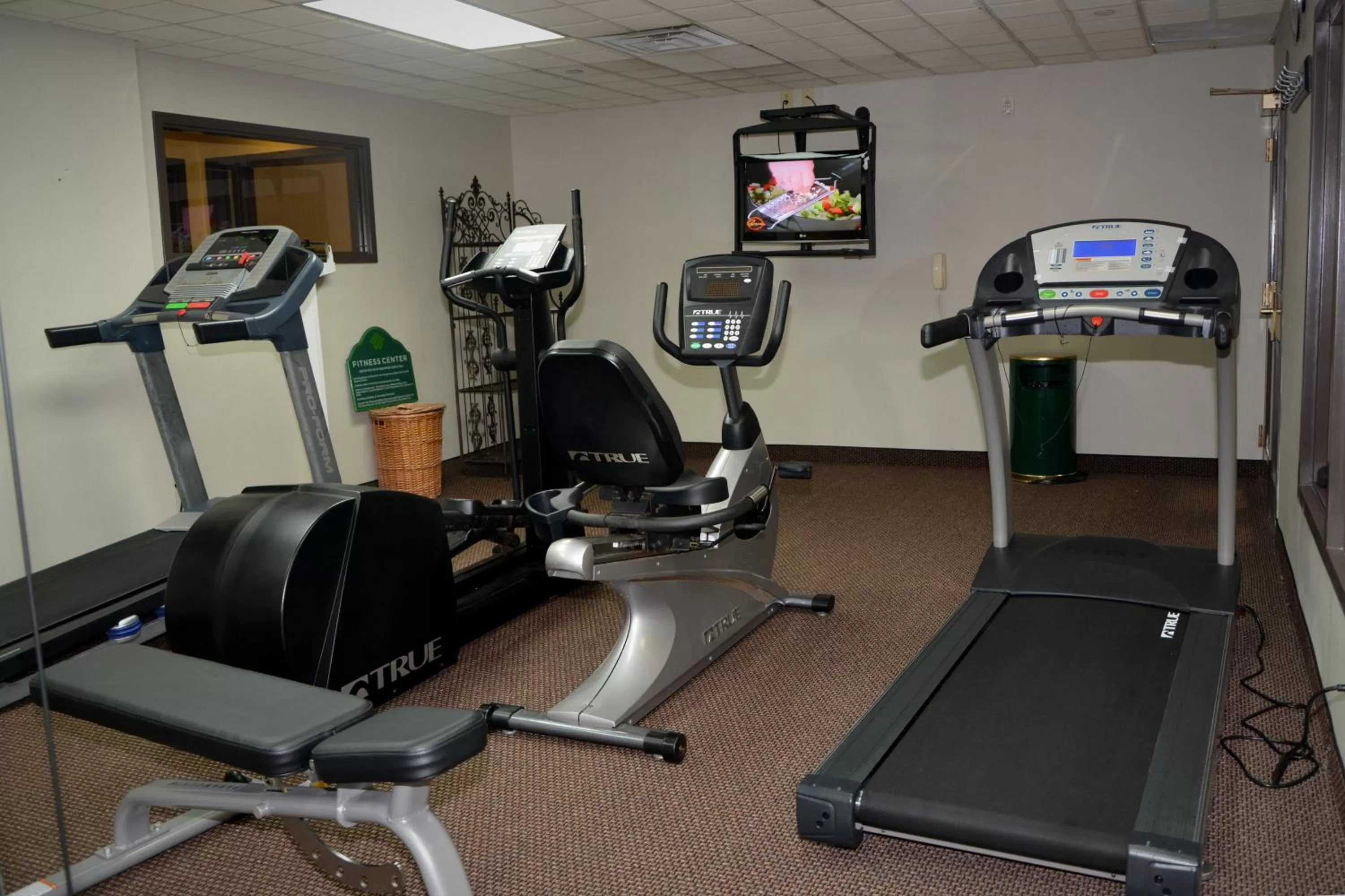 Fitness centre/facilities in Wingate by Wyndham West Monroe