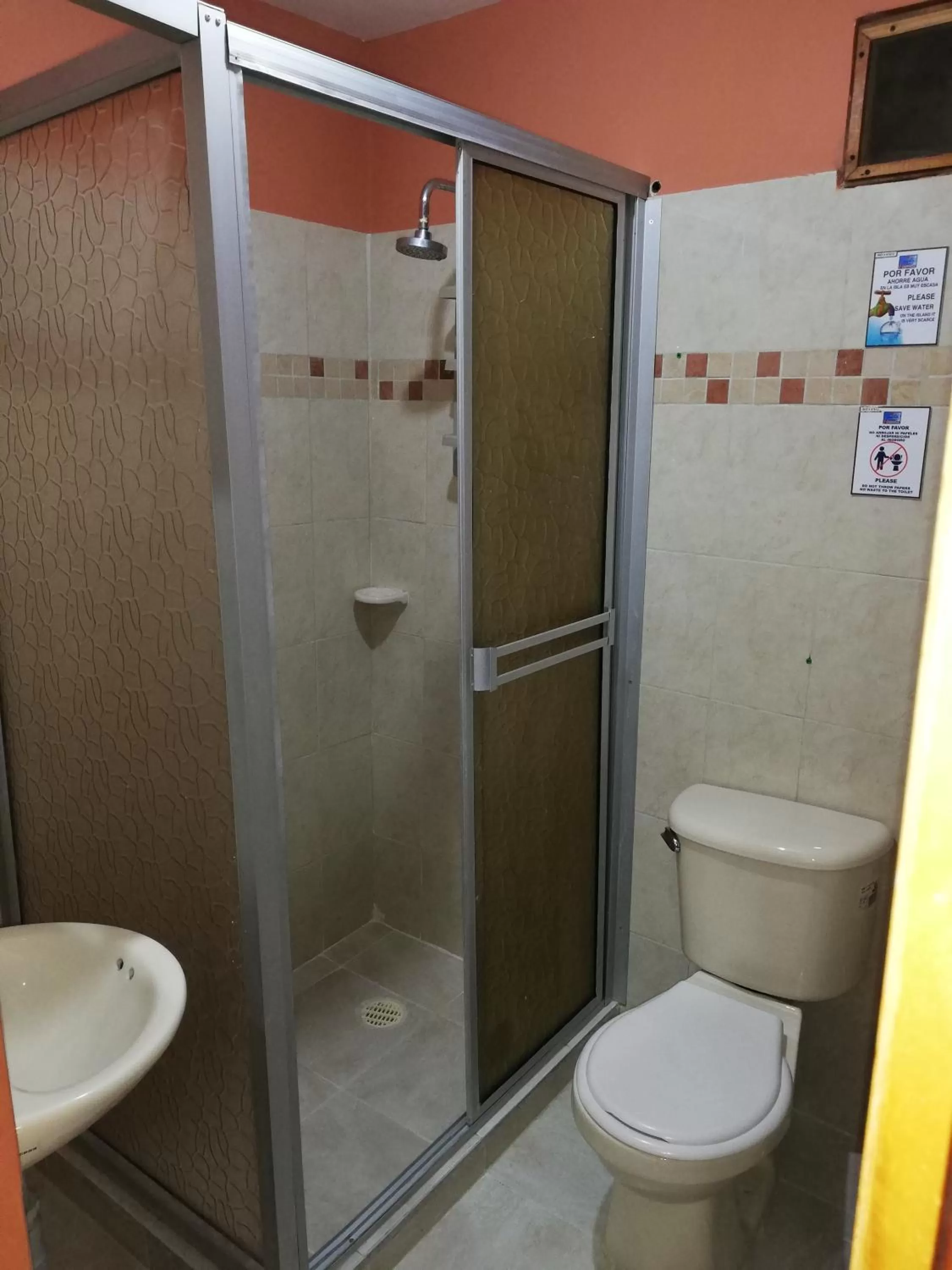 Bathroom in Posada Smith Town