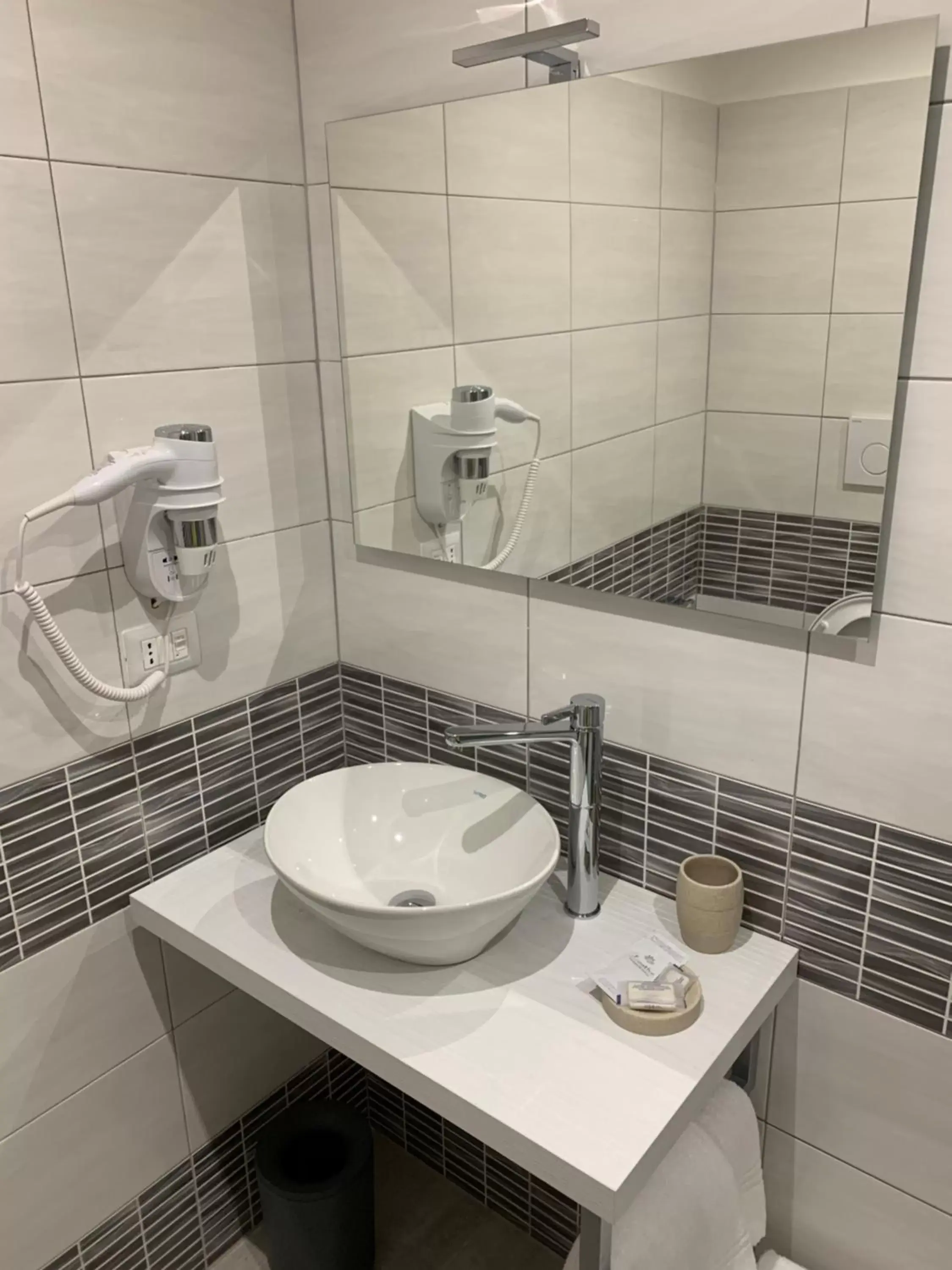 Superior Triple Room in Hotel Assarotti Superior Triple Room in Hotel Assarotti