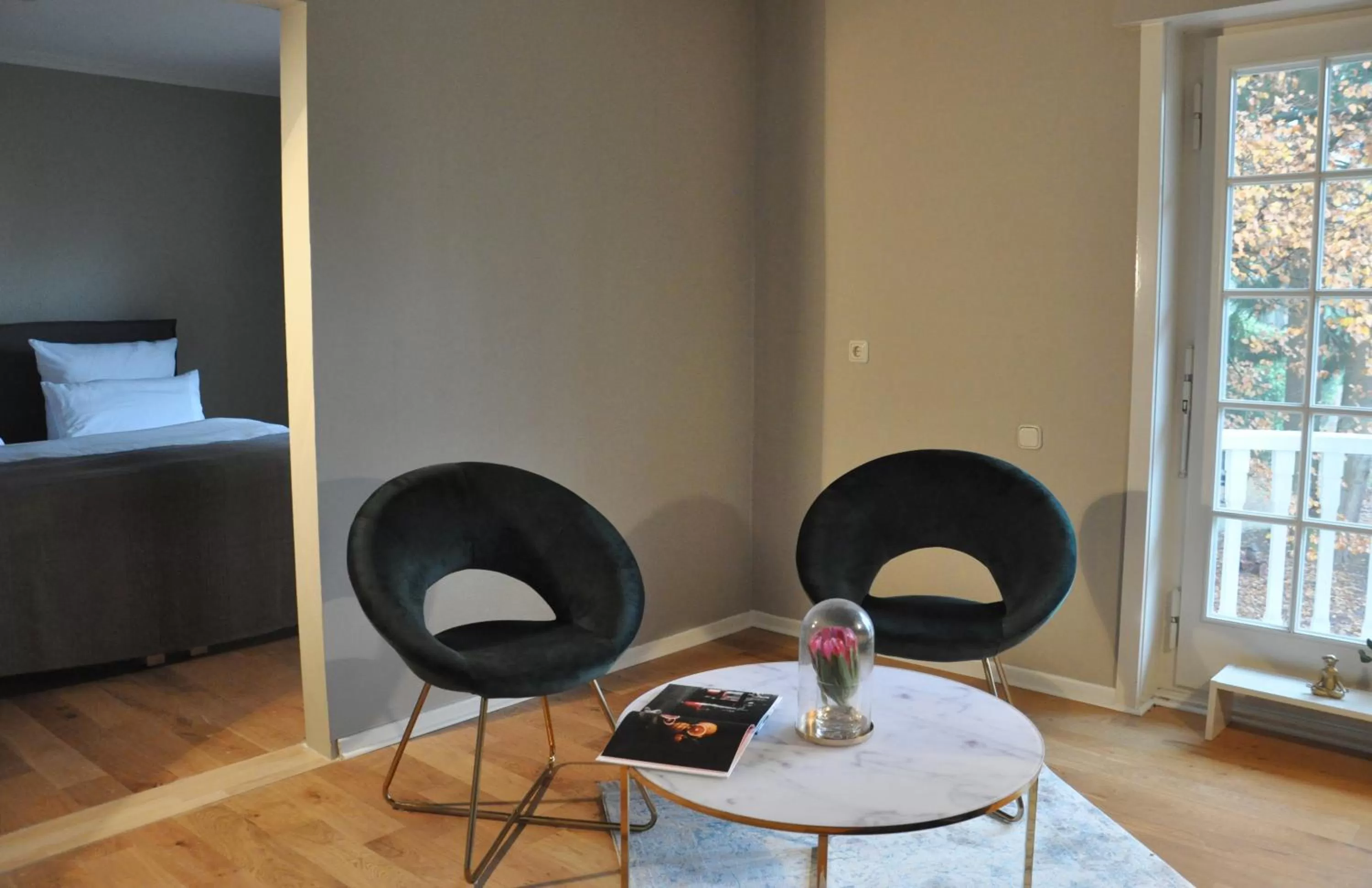 Living room, Bed in Meinsbur Boutique Hotel