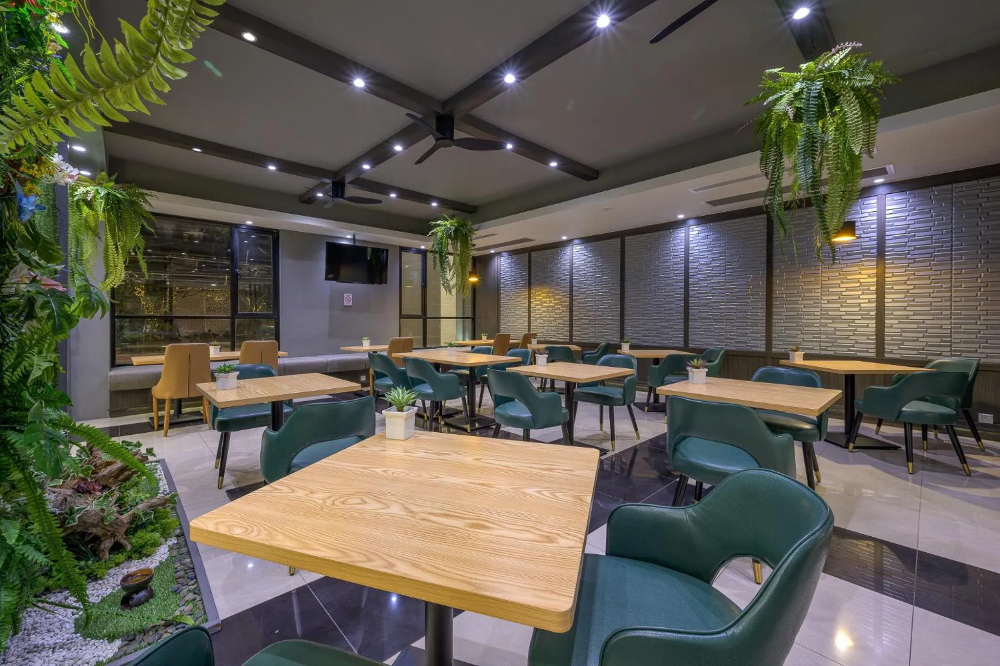 Restaurant/places to eat in Zenseana Resort & Spa - Patong, Phuket