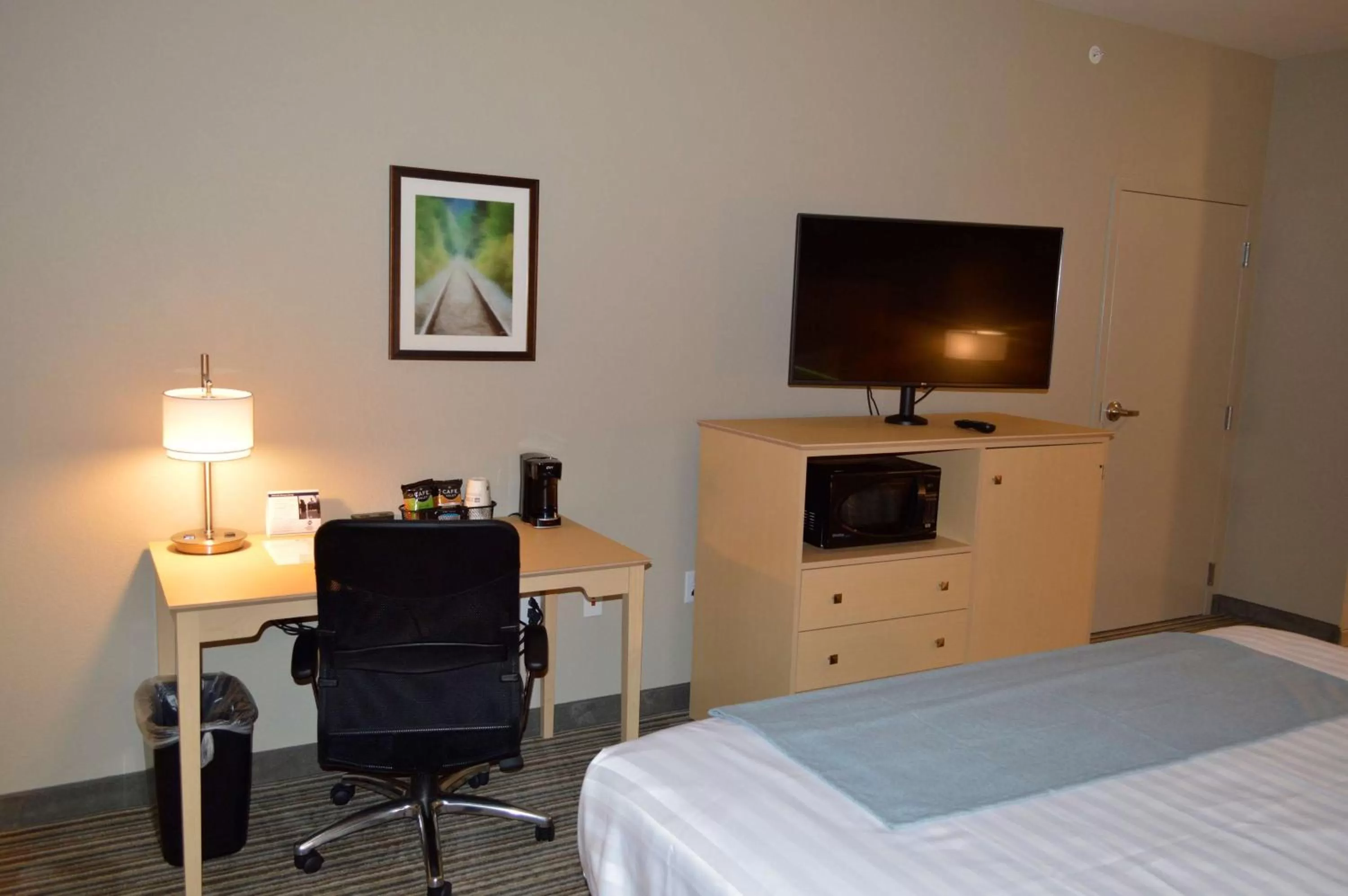 Photo of the whole room, Bed in Stone Hill Norman, Trademark Collection by Wyndham