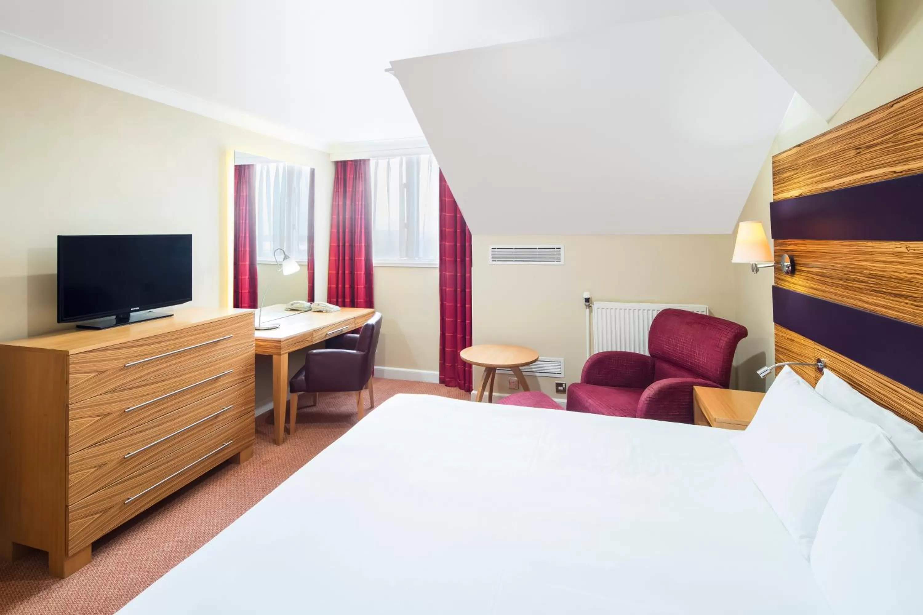 Bedroom, Bed in Crowne Plaza Chester by IHG