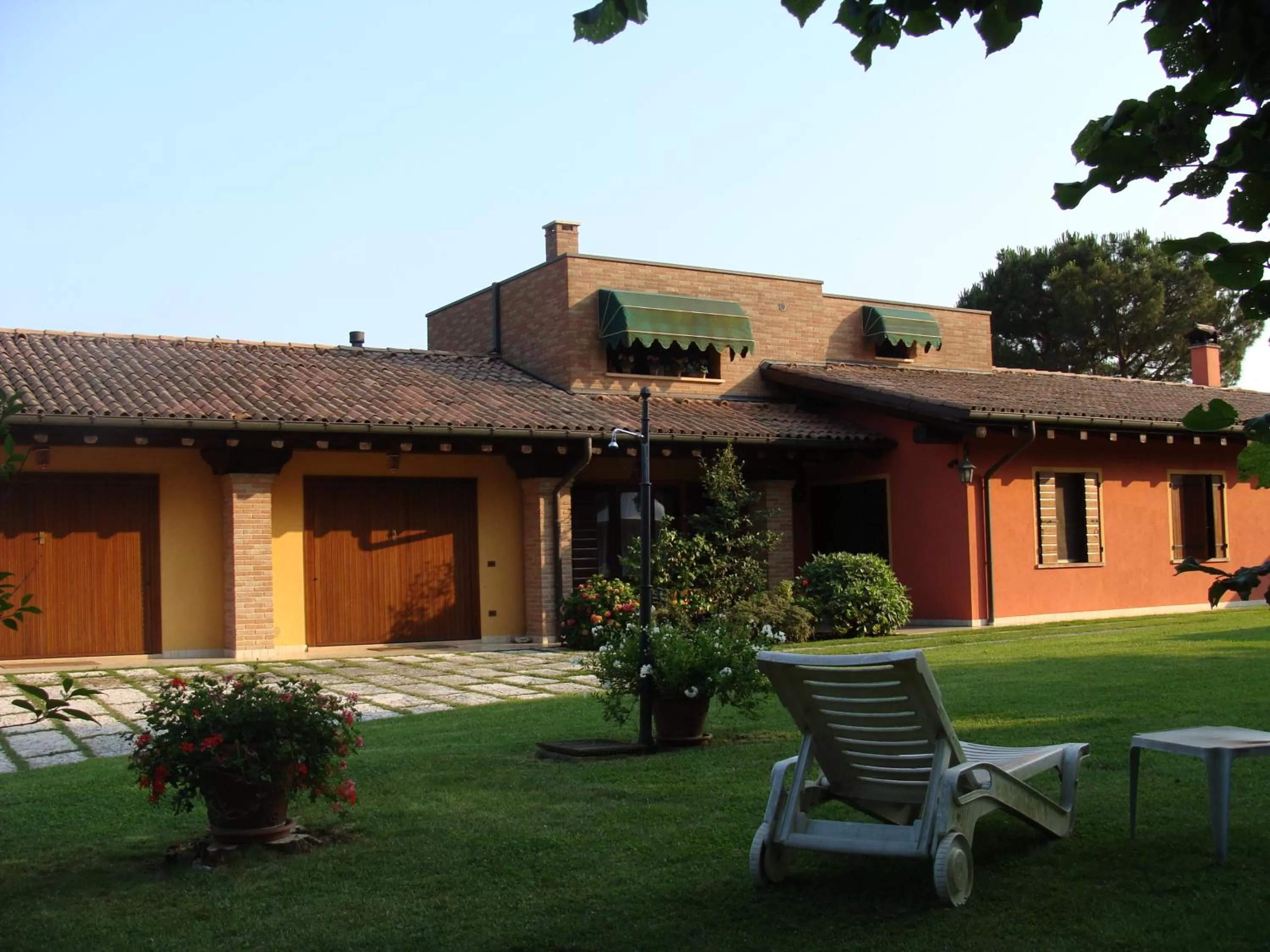 Garden, Property Building in B&B Sweet Dreams