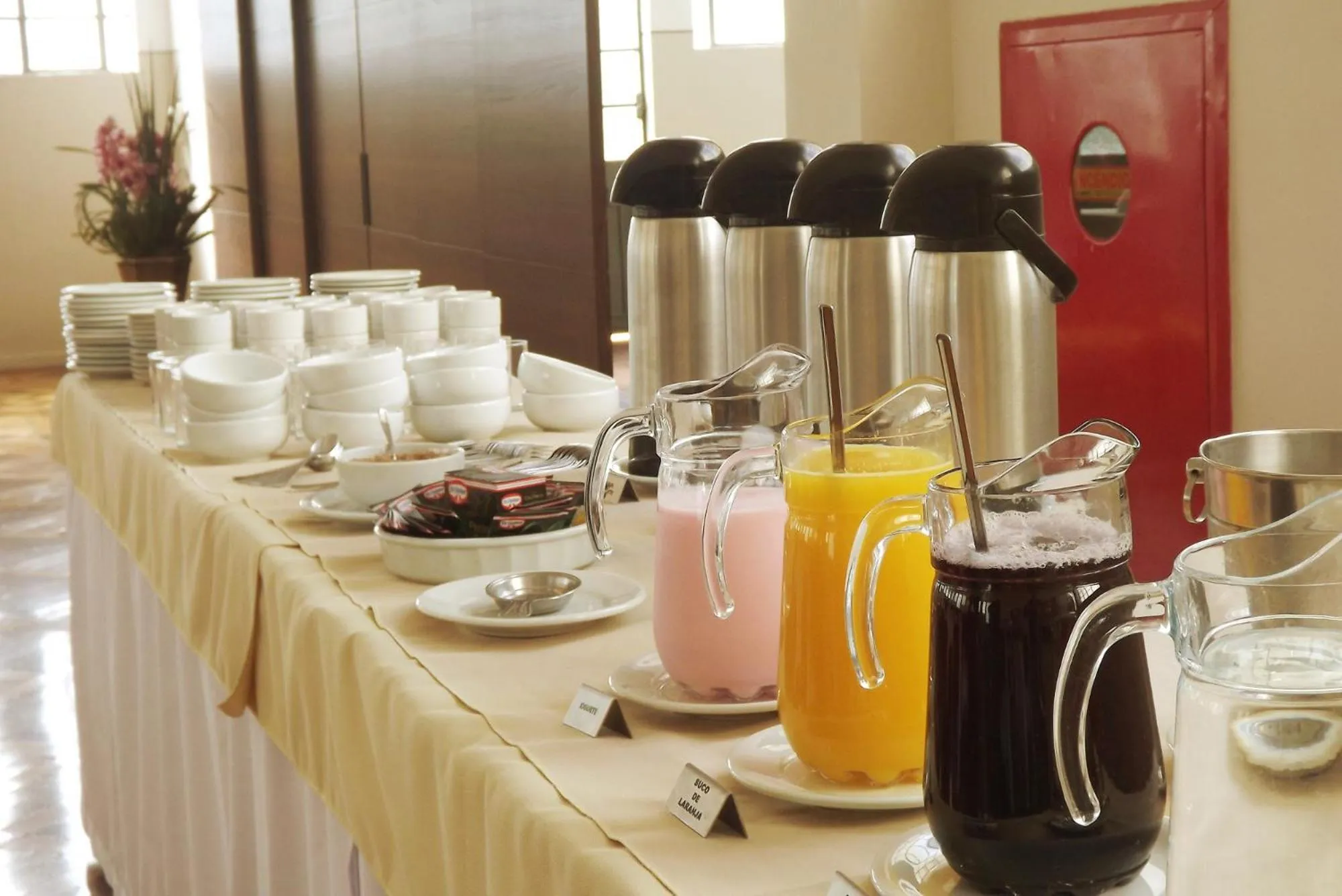 Food and drinks in Hotel Metropole