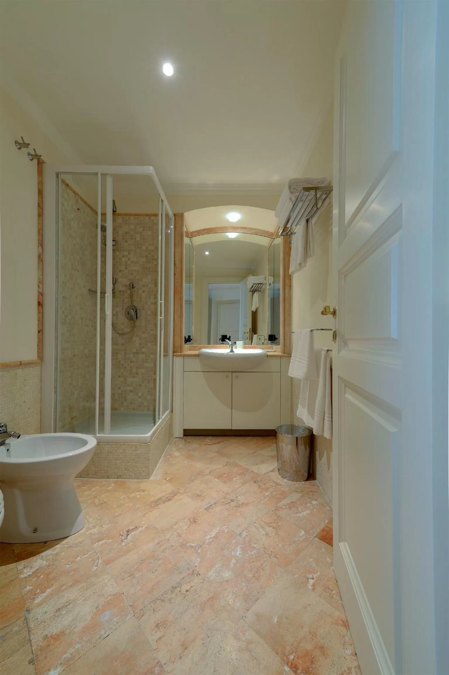 Bathroom in Polinari Rooms San Pietro Roma