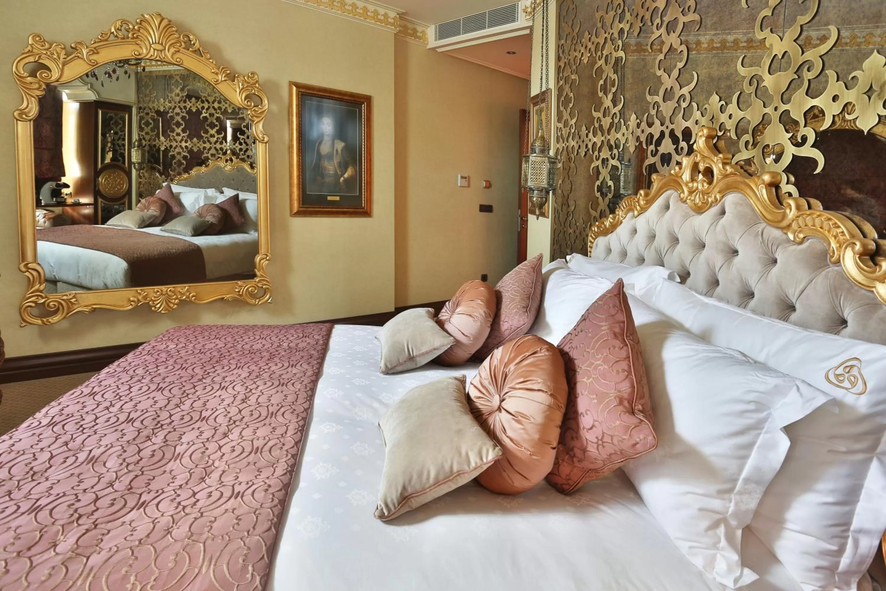 Bed in Daru Sultan Hotels Galata