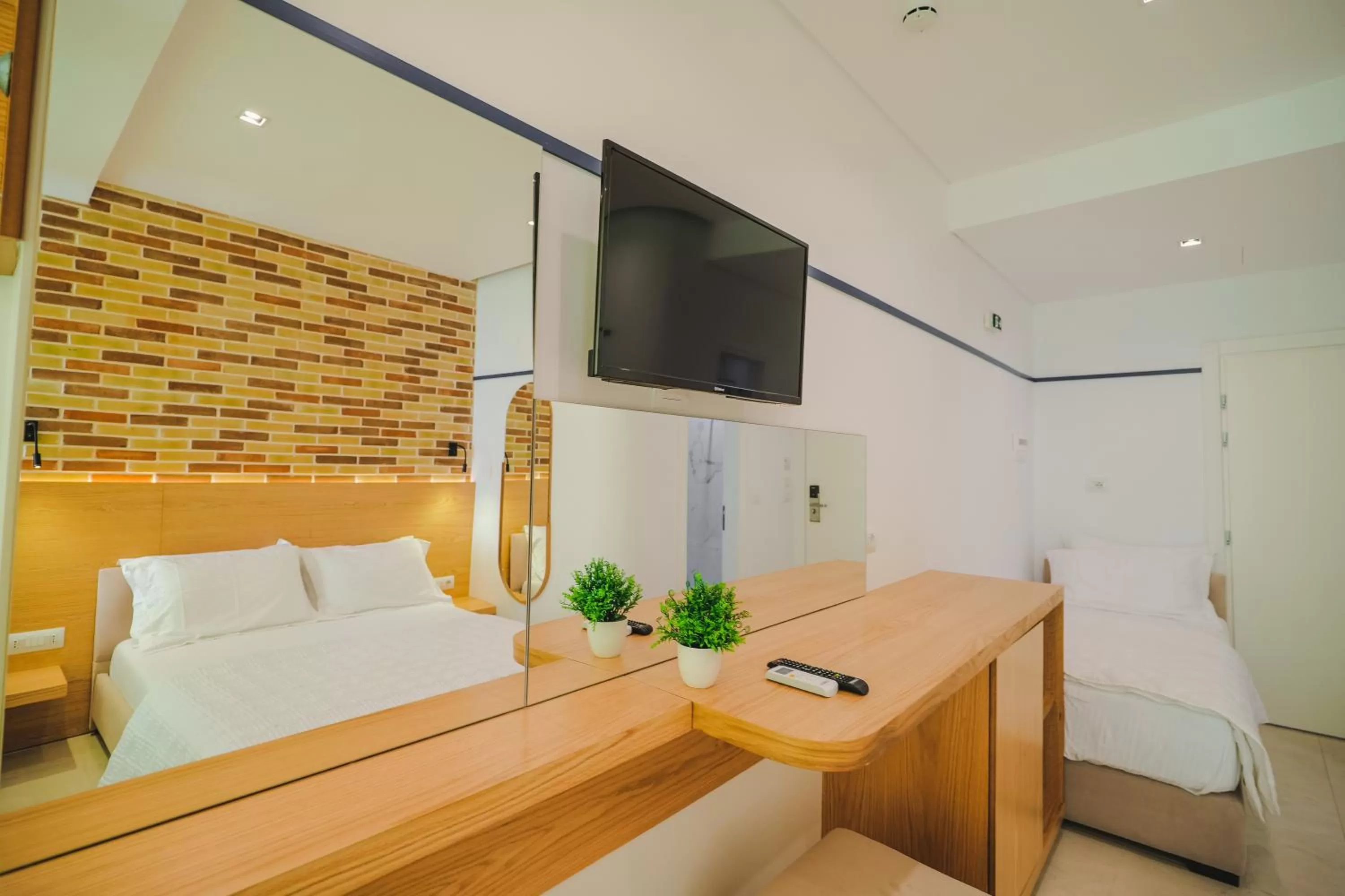 TV and multimedia, Bed in Hotel Piccolino