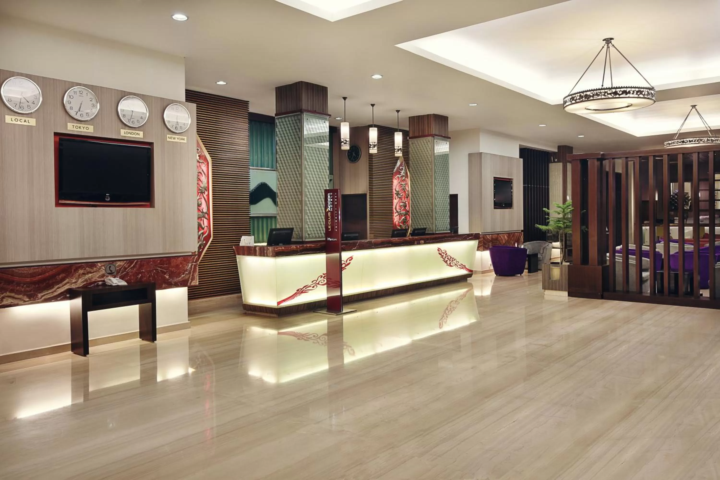 Lobby or reception in Mercure Pontianak City Center