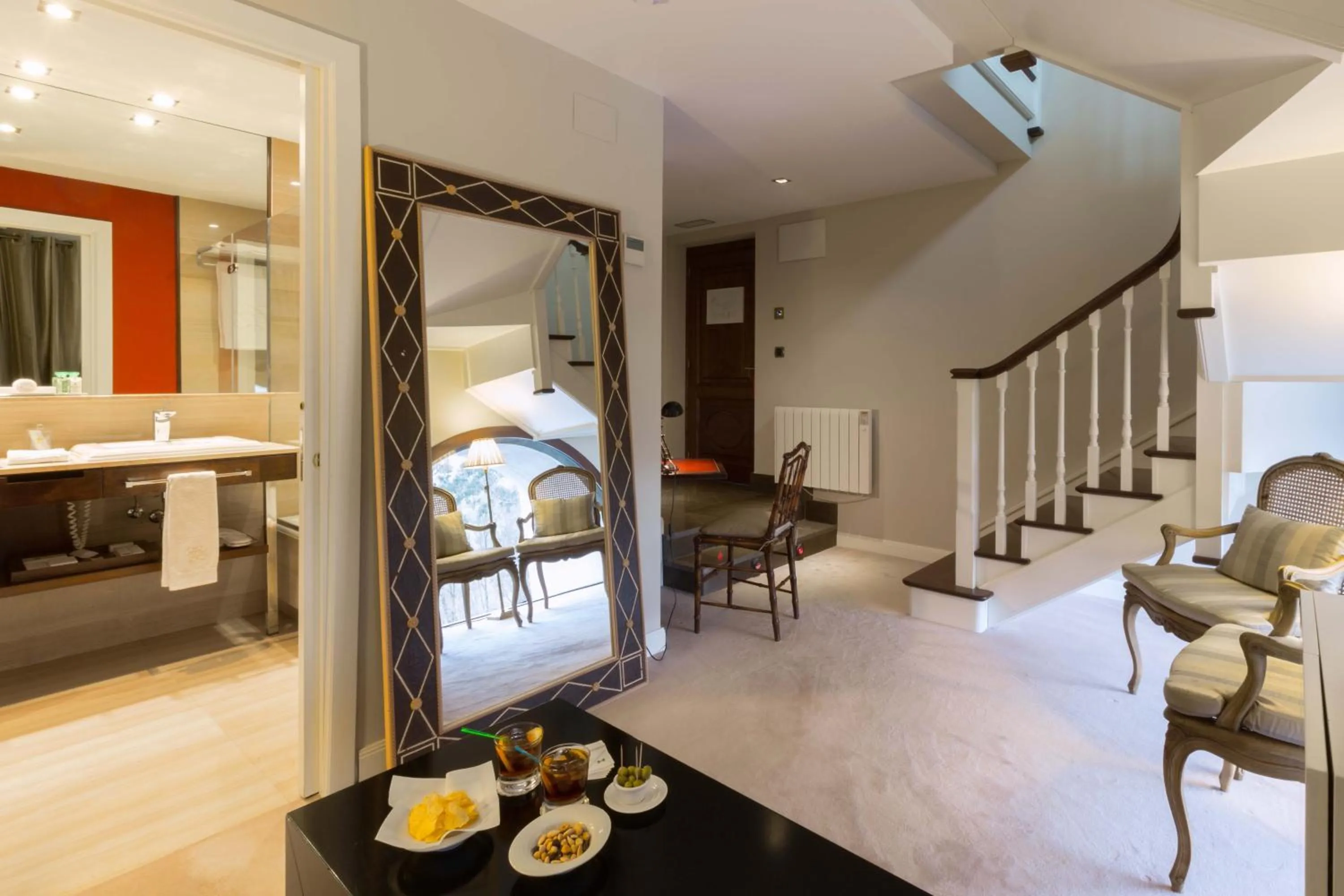 Photo of the whole room in Castillo Del Bosque La Zoreda