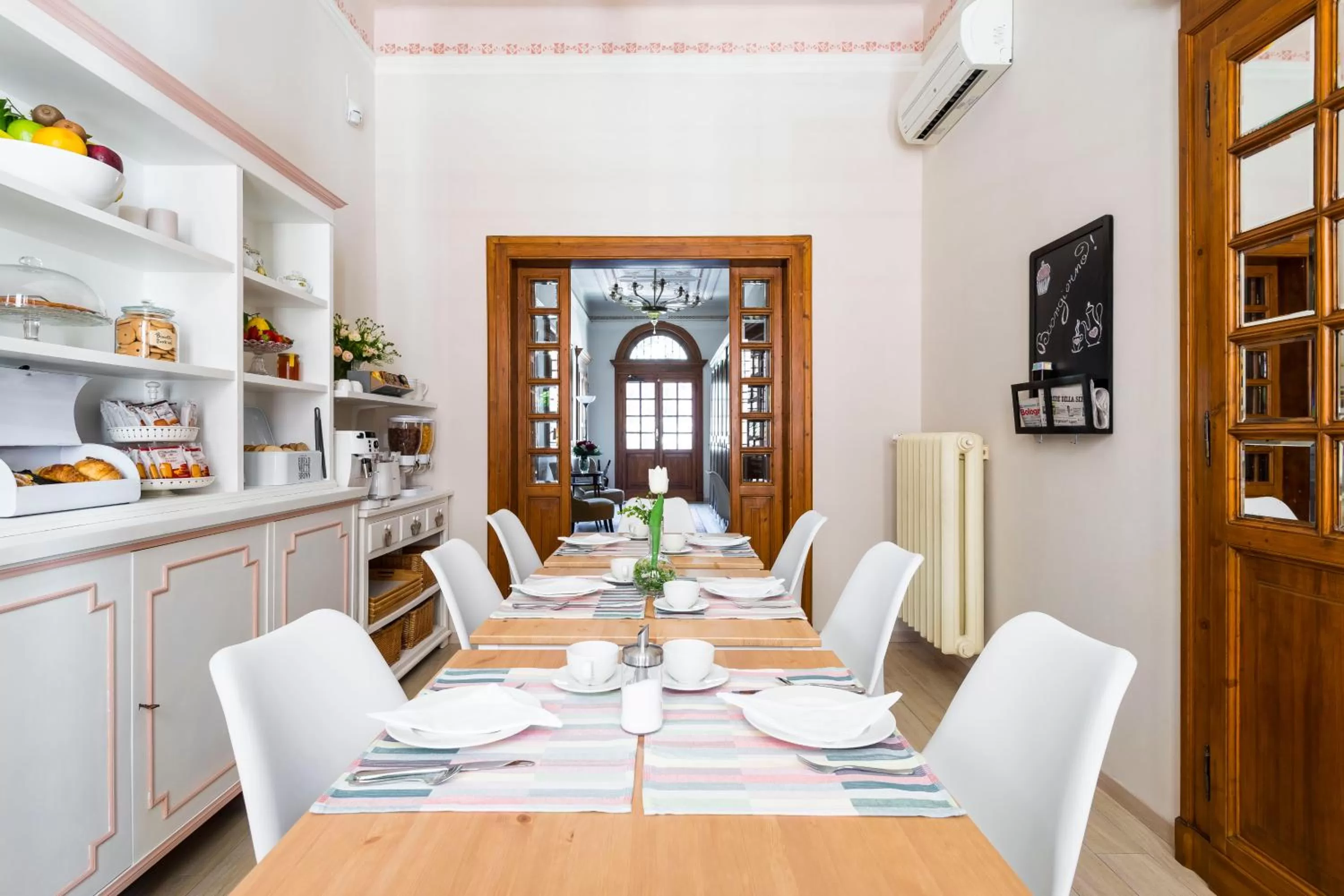Restaurant/places to eat in Villa Savioli Room & Breakfast