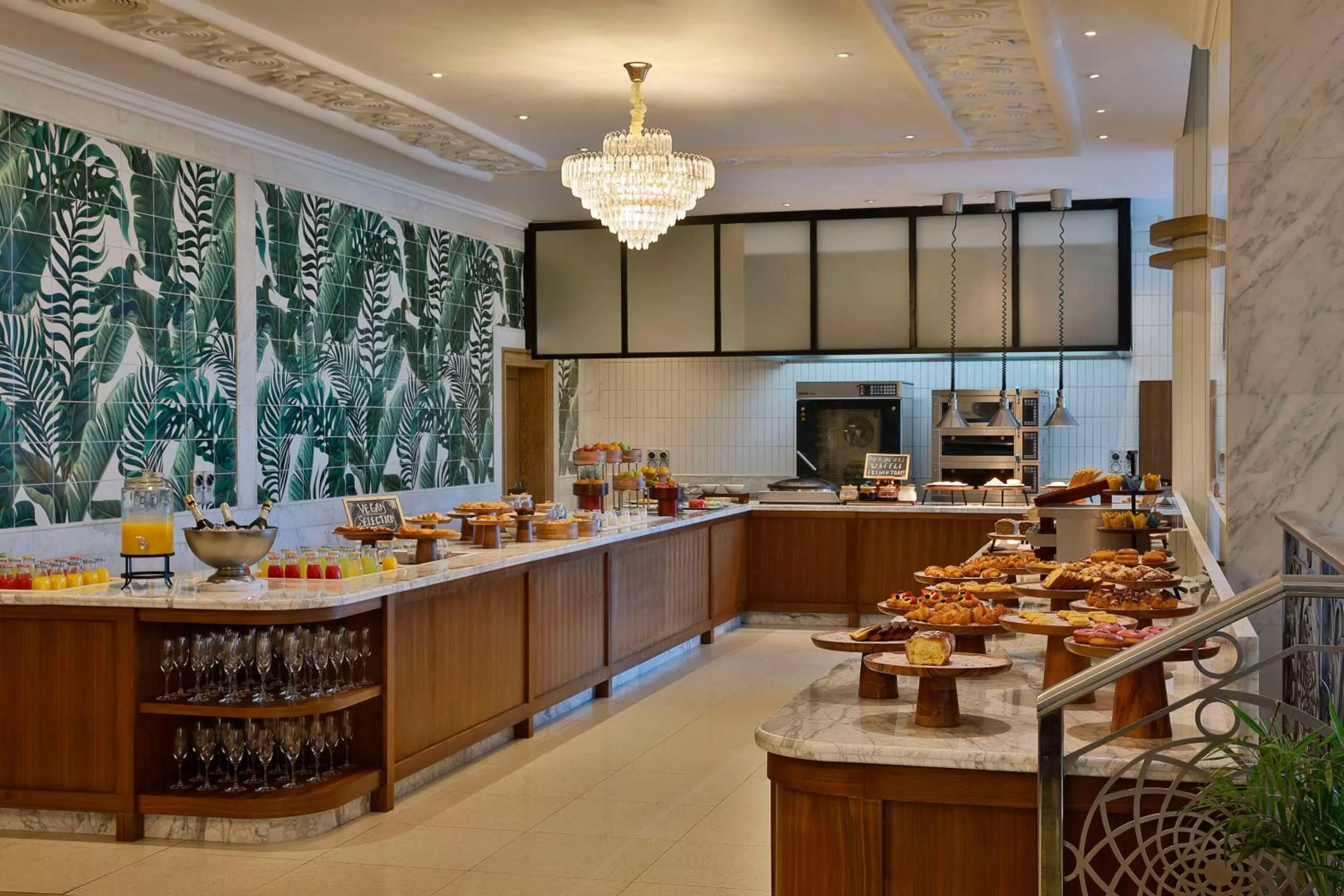 Restaurant/places to eat in Waldorf Astoria Ras Al Khaimah