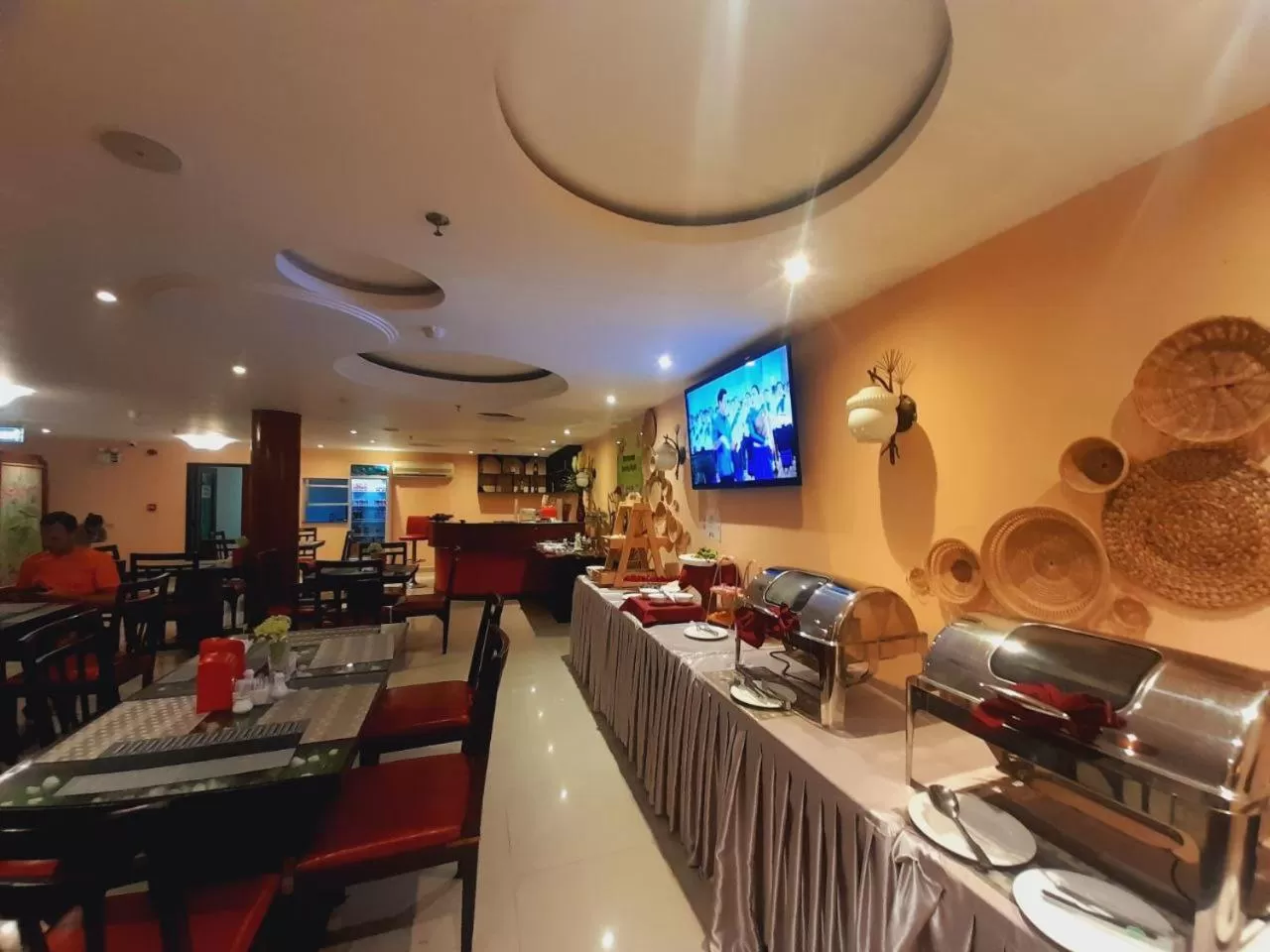 Restaurant/places to eat in Silver Mounts Hotel