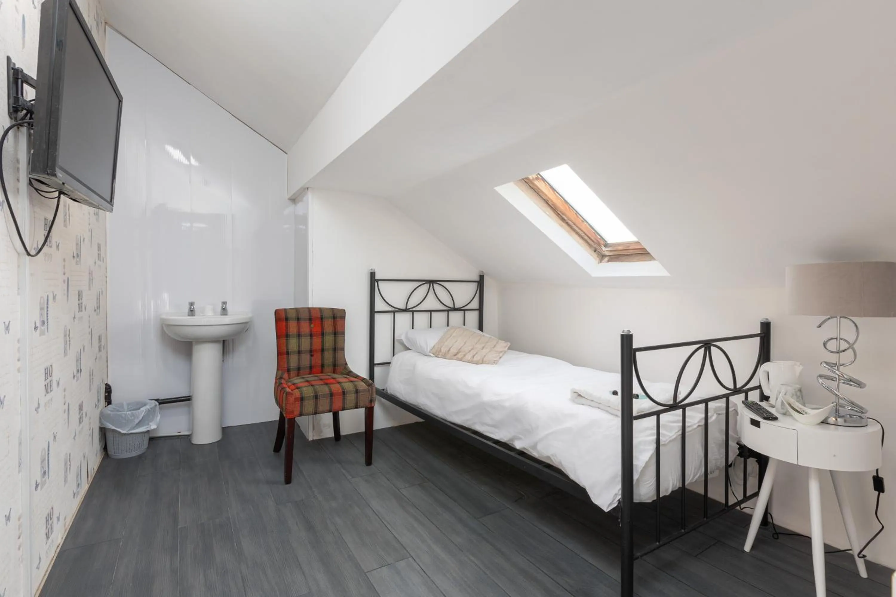 Bed in Habberly House Hotel