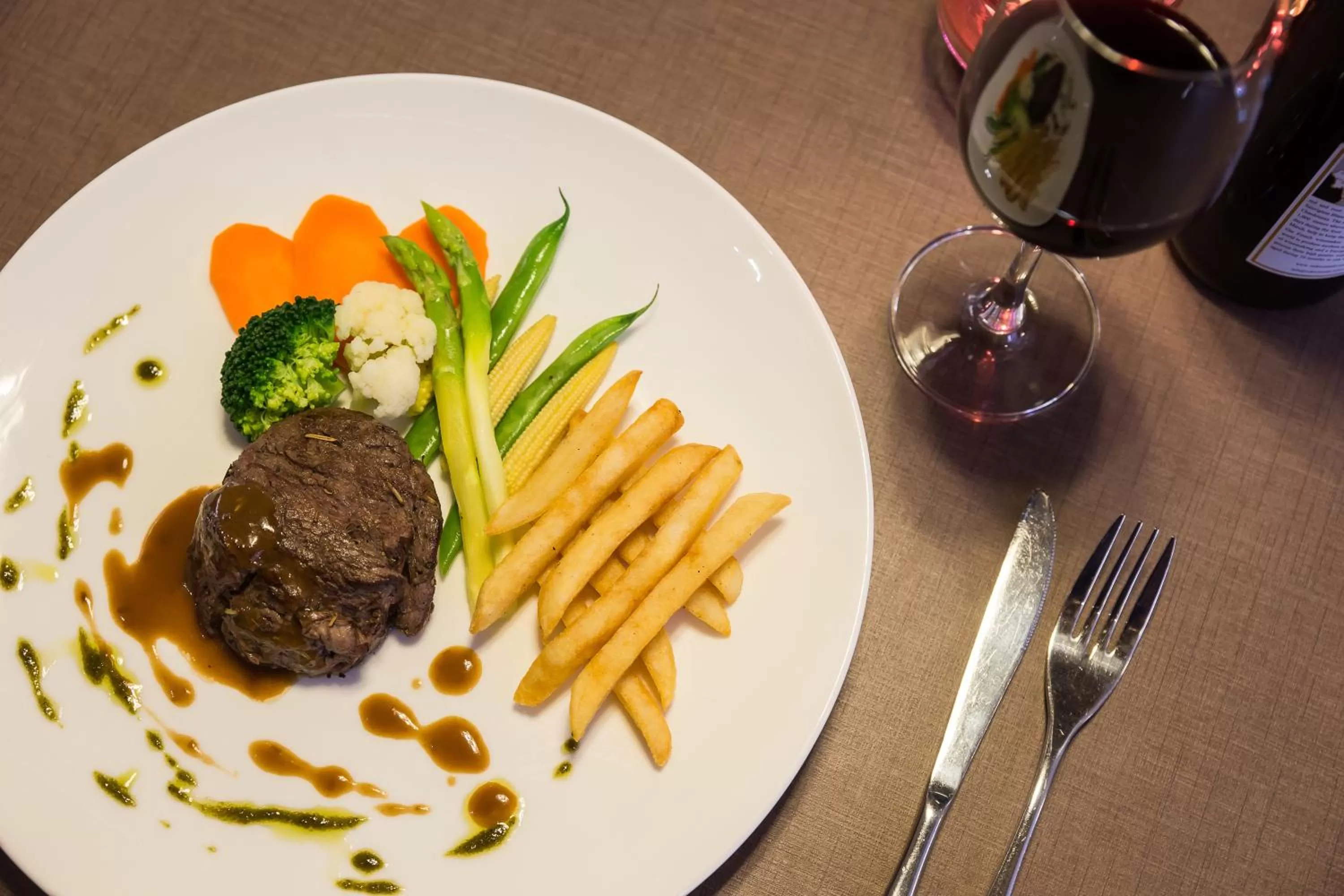 Restaurant/places to eat in Best Western Chinatown Hotel