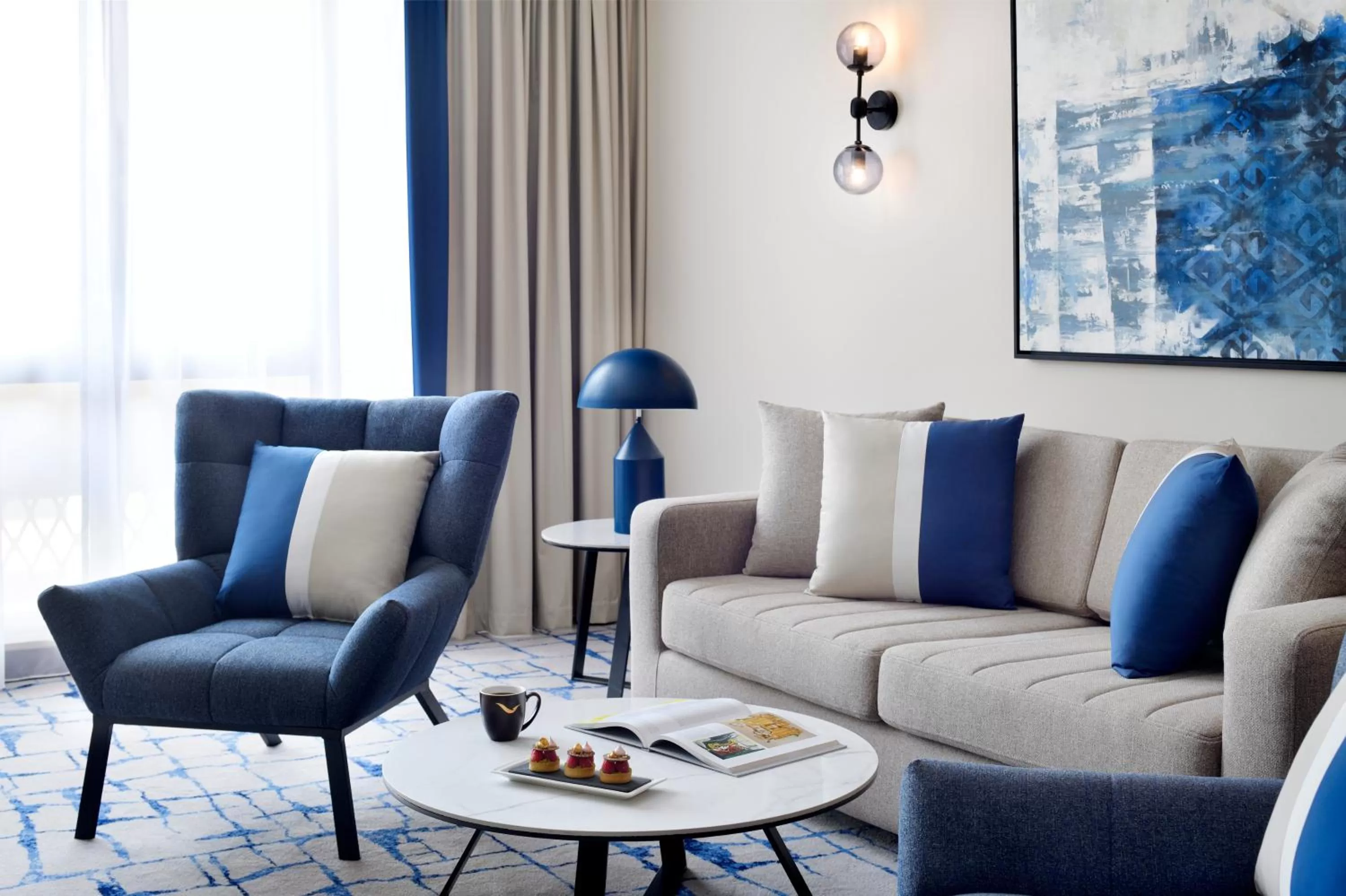 Living room in Mövenpick Hotel & Apartments Bur Dubai