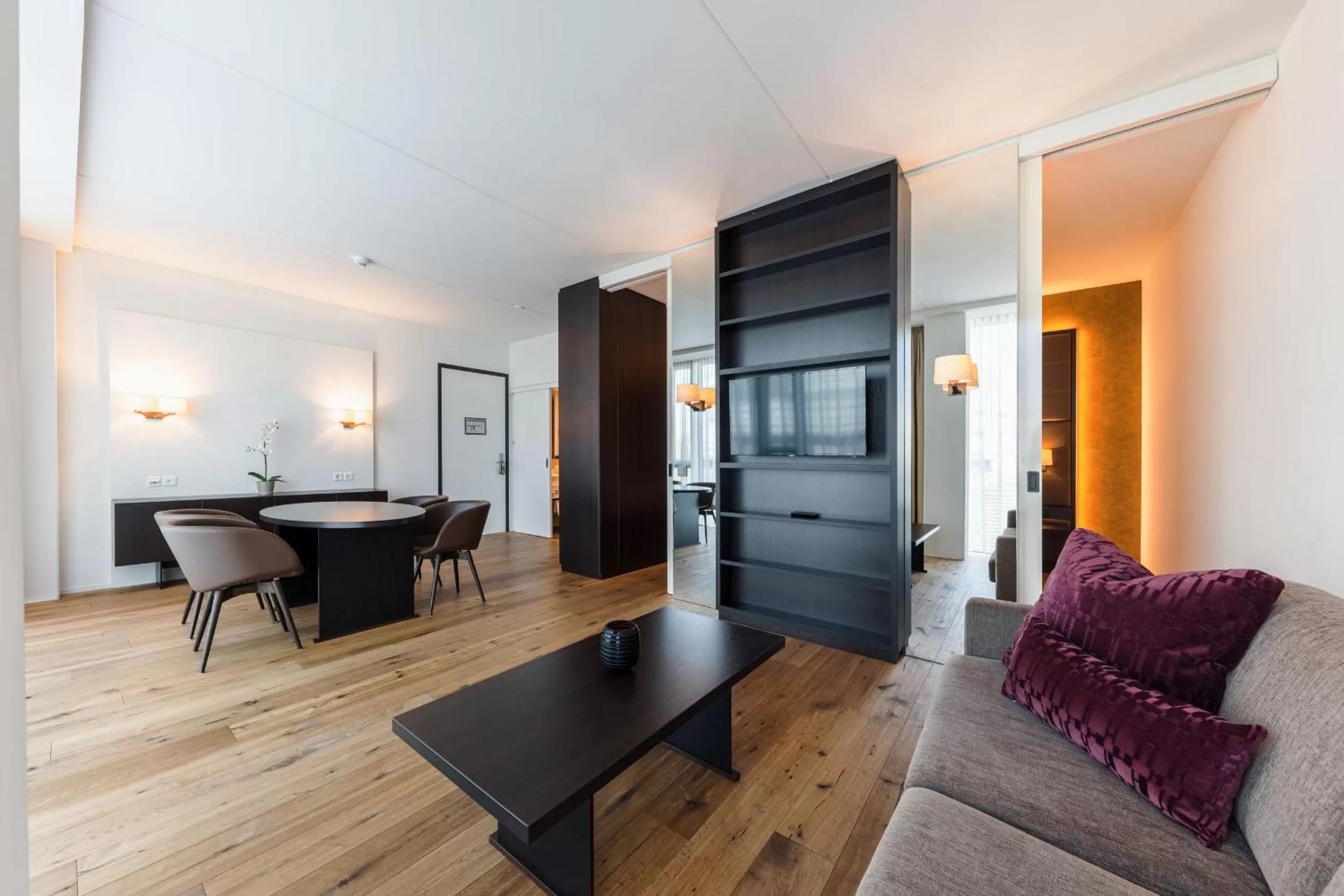 Staff in Hotel kommod