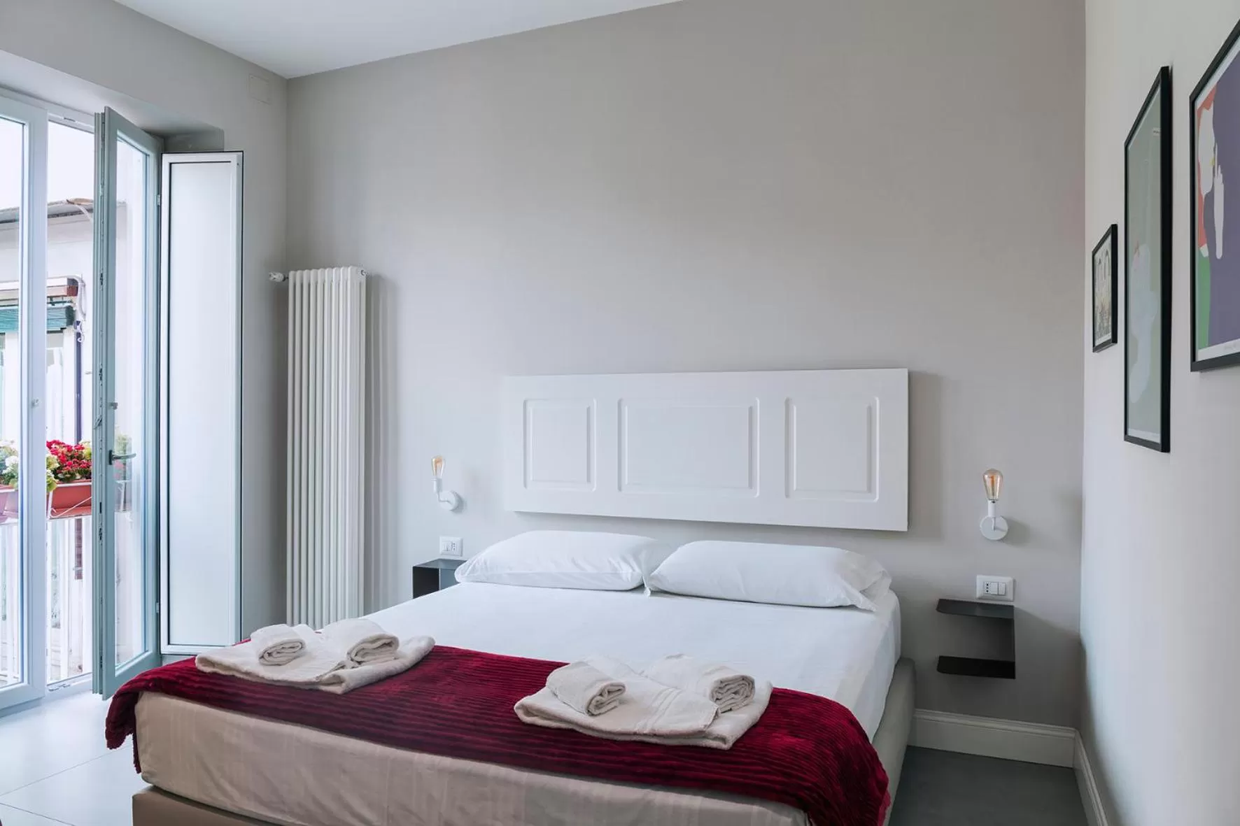 Bedroom, Bed in Up25