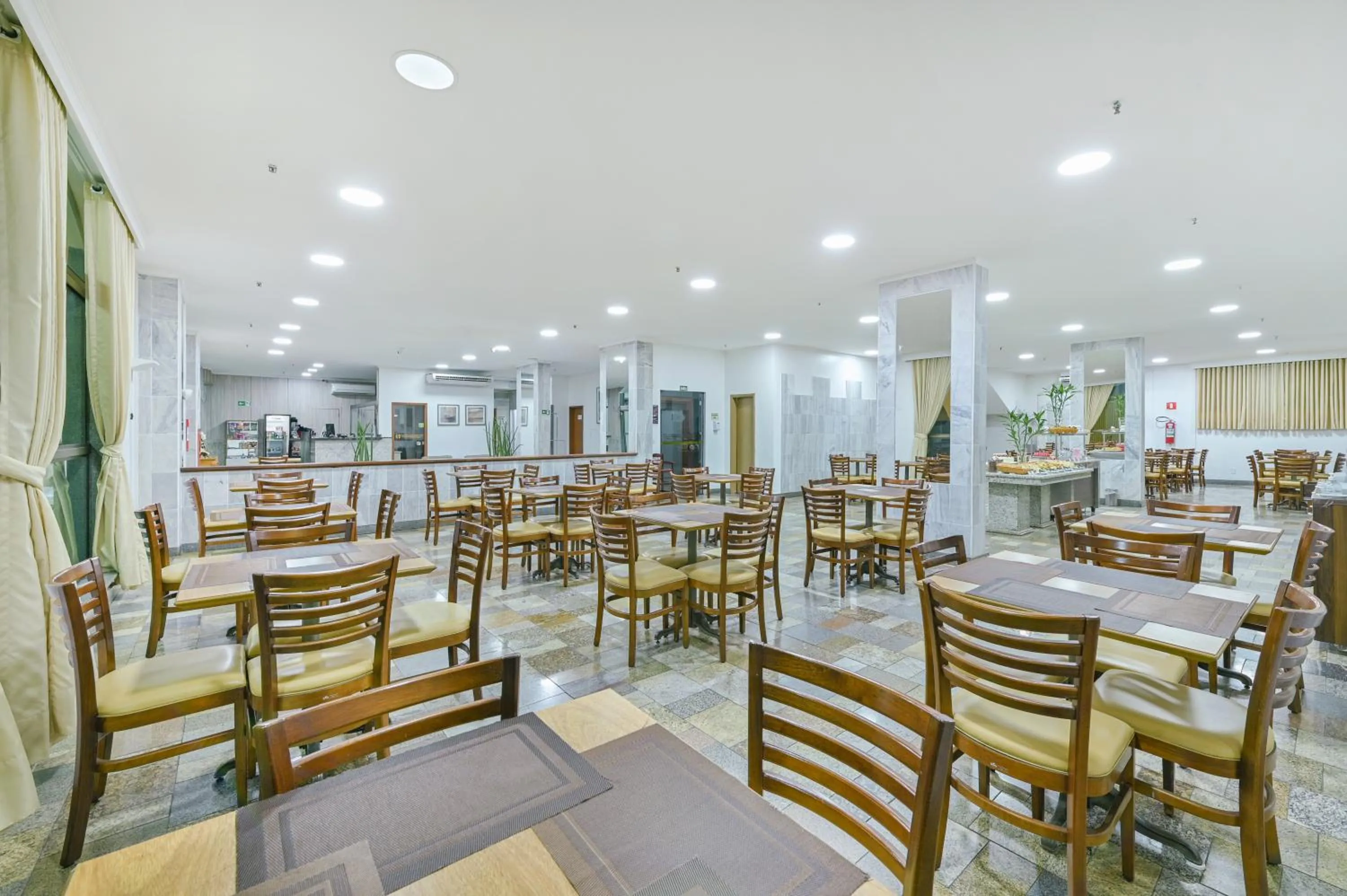 Restaurant/places to eat in Hotel Nacional Inn Limeira