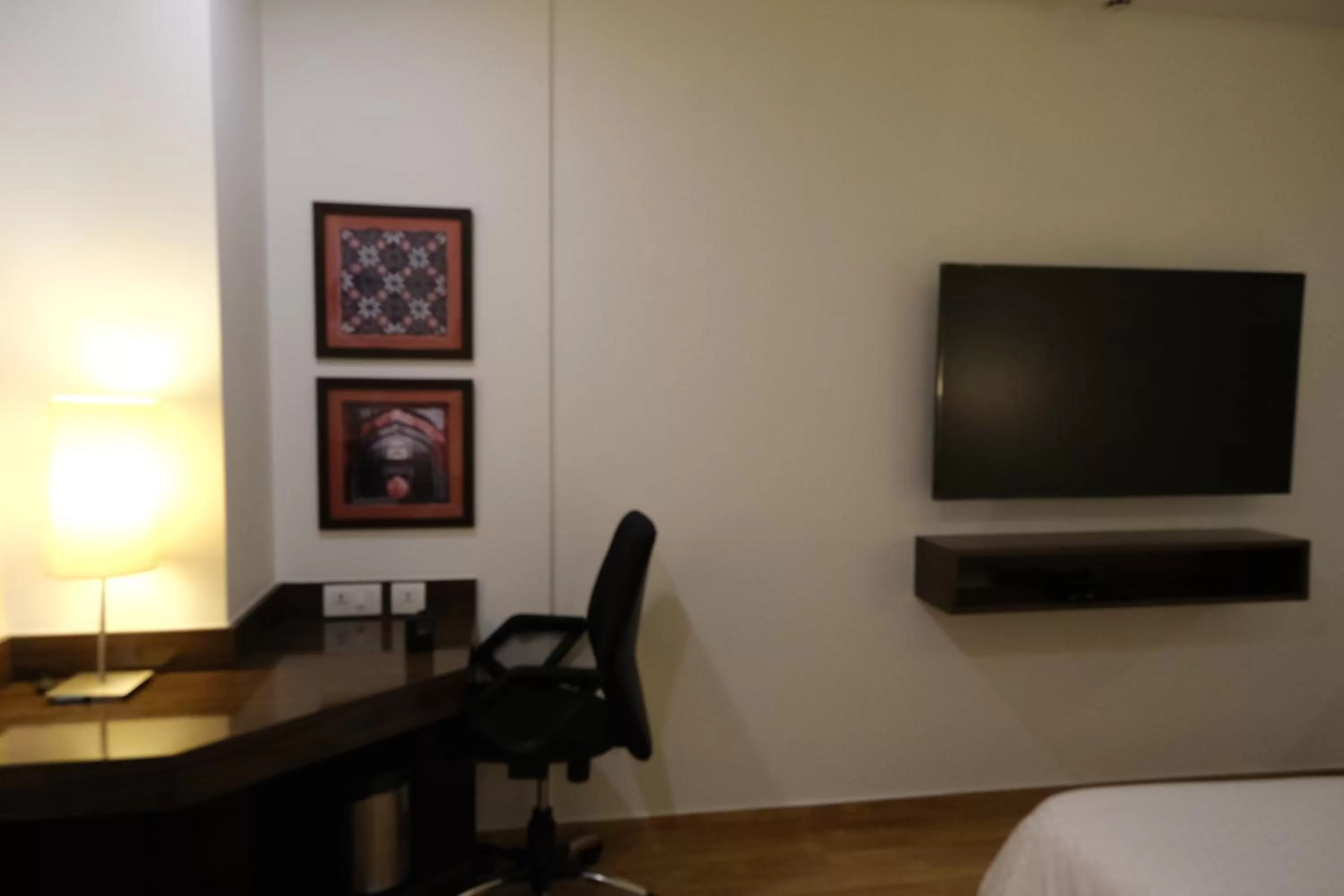 hair dresser in Four Points by Sheraton Vadodara