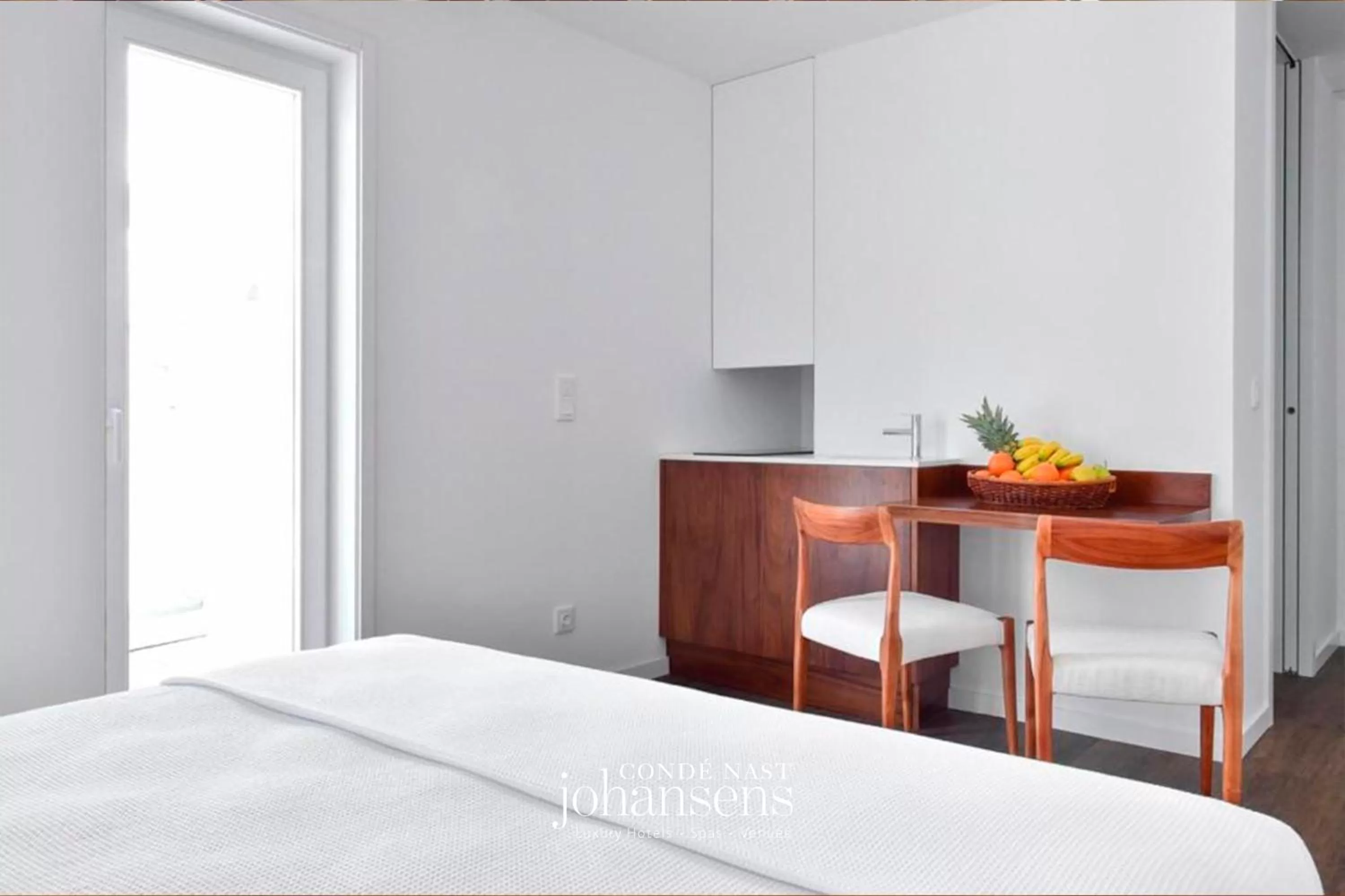 Dining area, Bed in Casa Melo Alvim - by Unlock Hotels