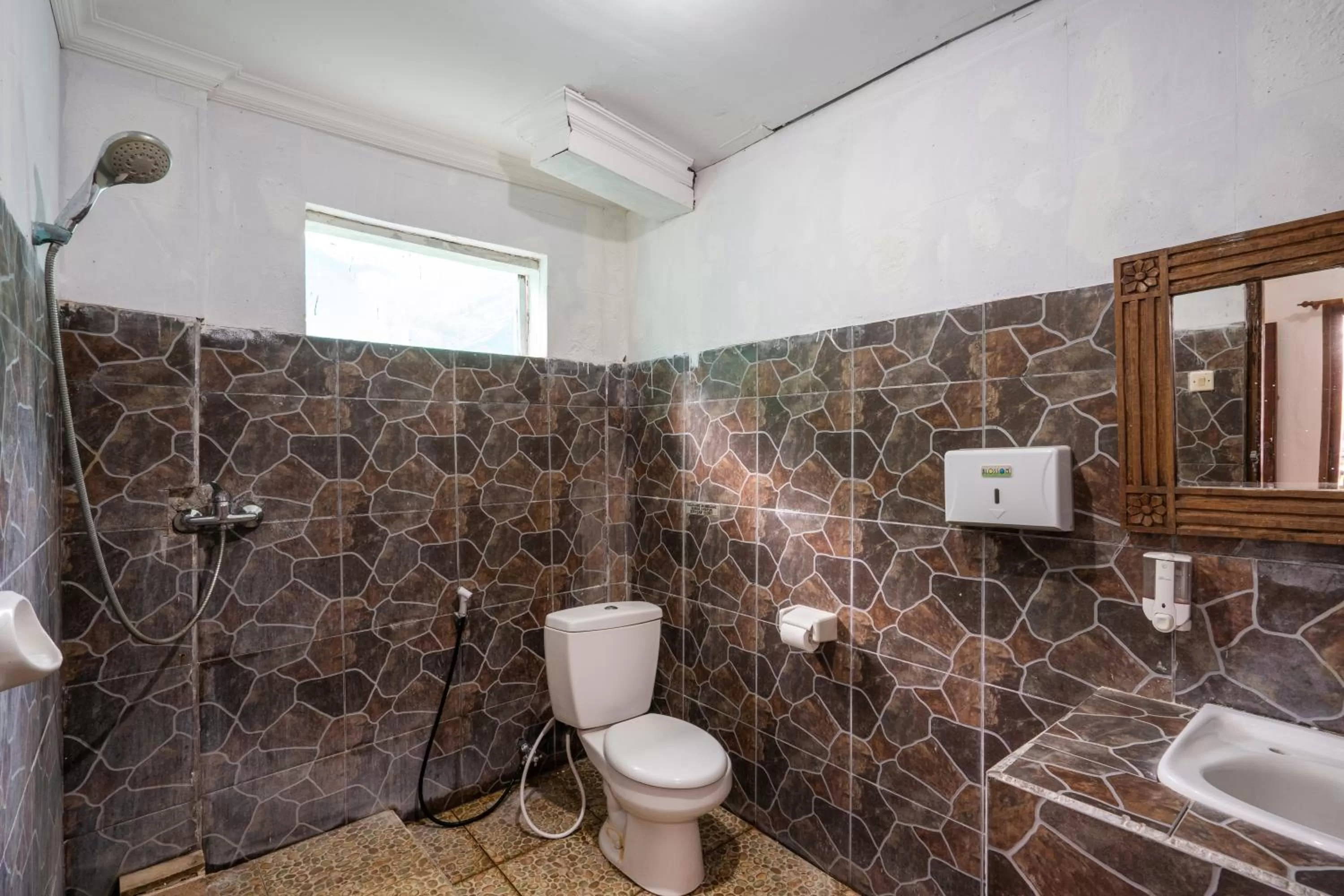 Bathroom in Mushroom Beach Bungalows