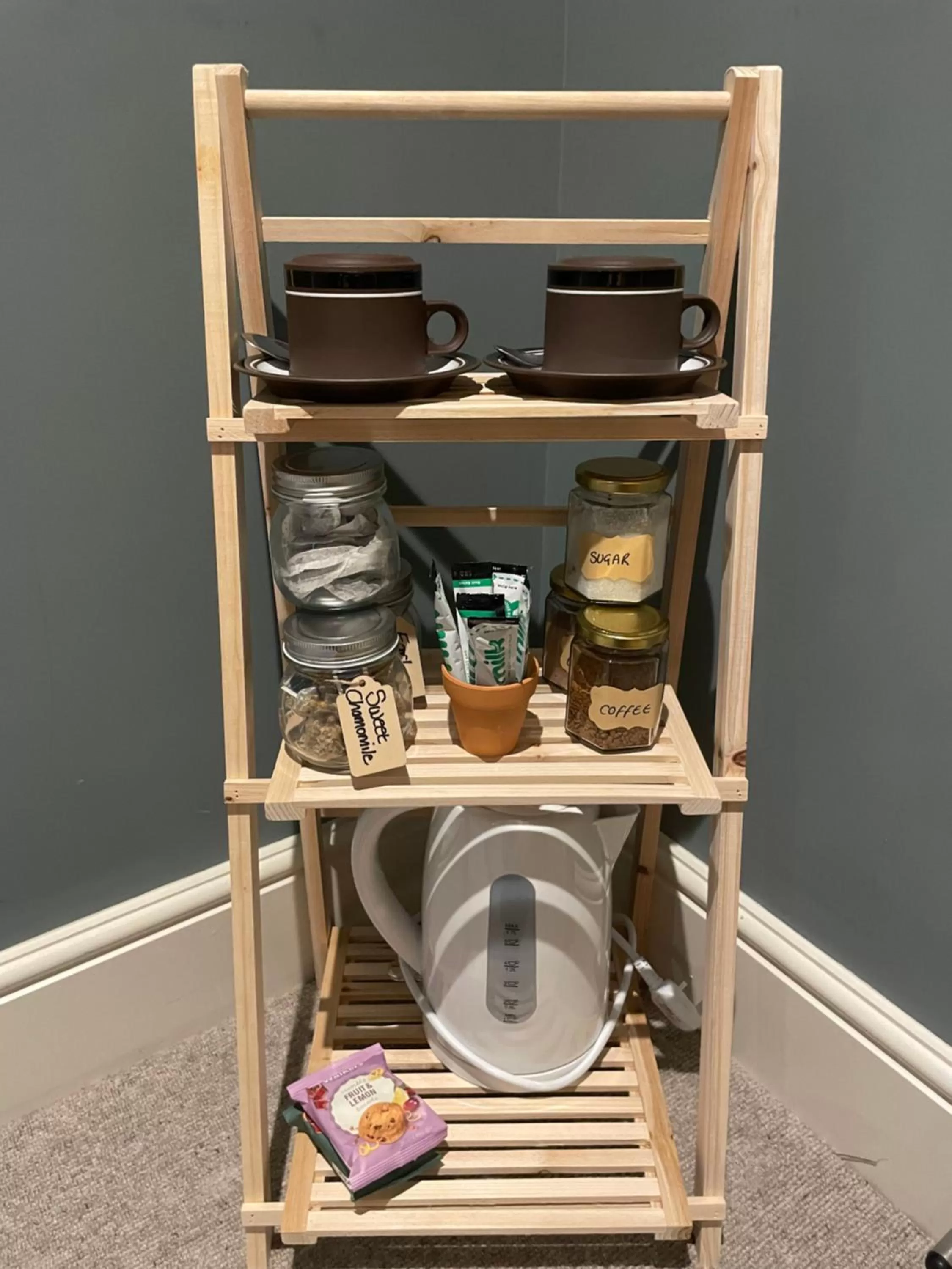 Coffee/tea facilities in The Red Lion Charing Heath