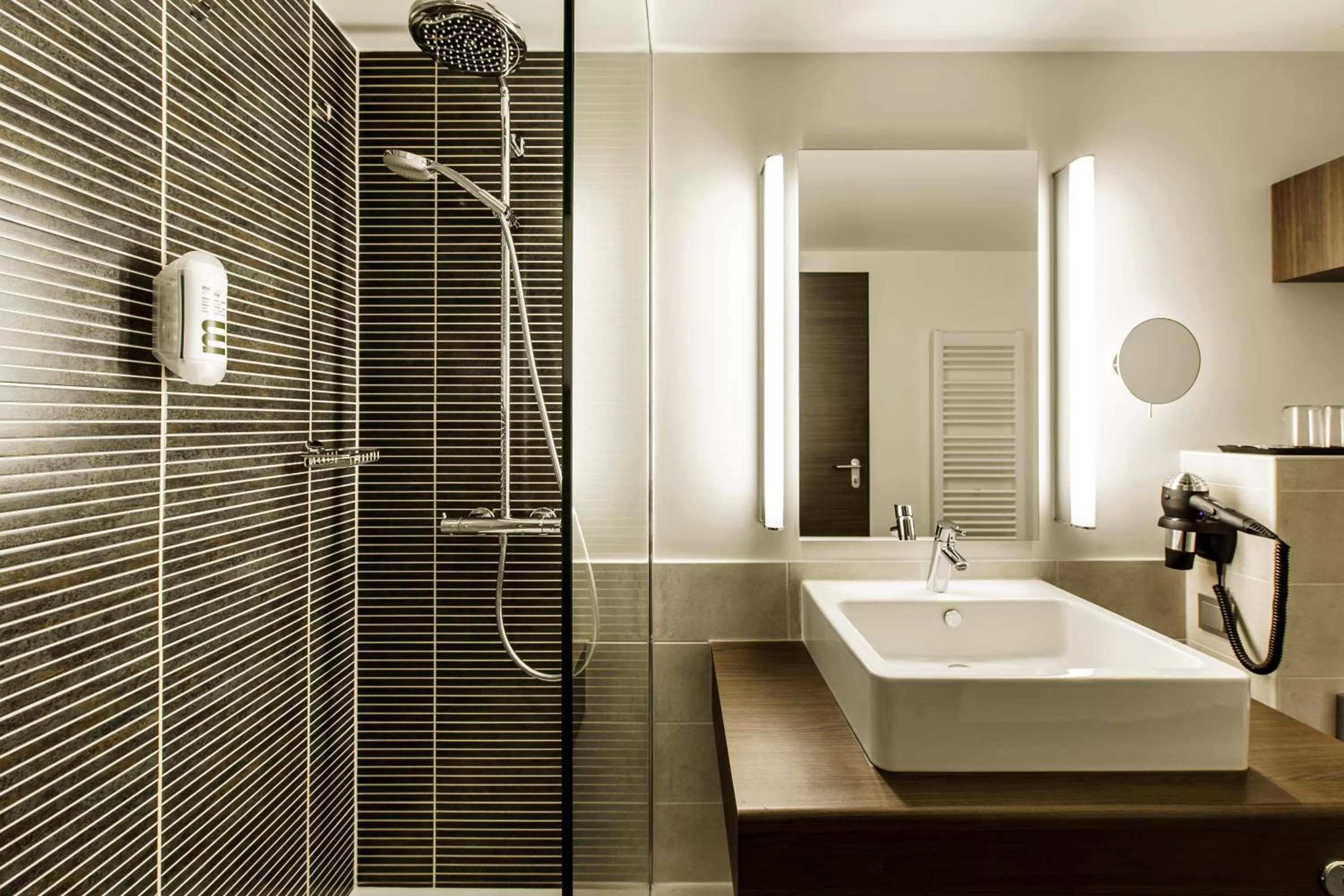 Bathroom in Mercure Hotel Würzburg am Mainufer