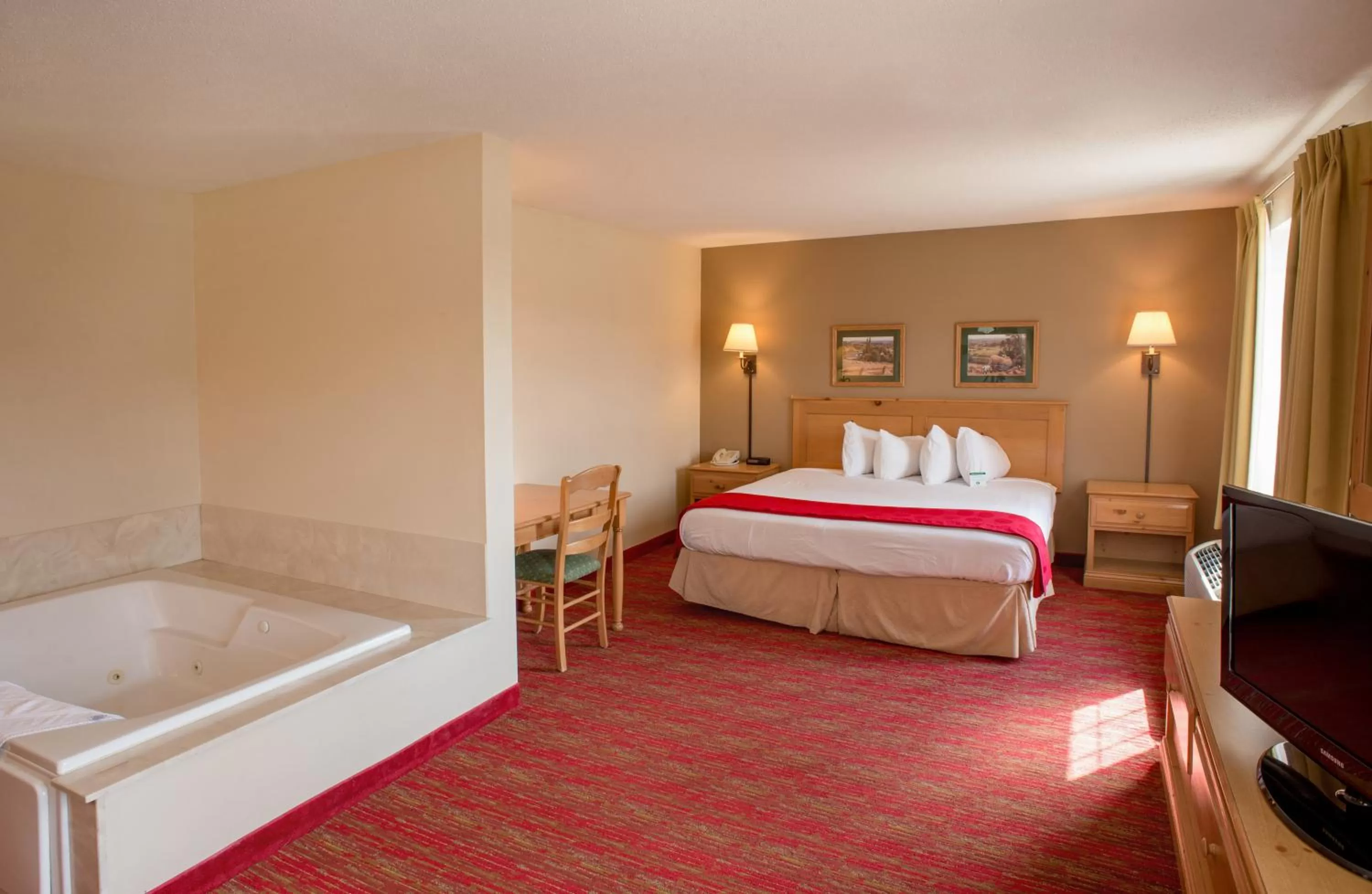 Bed in Summerset Hotel and Suites Rapid City West