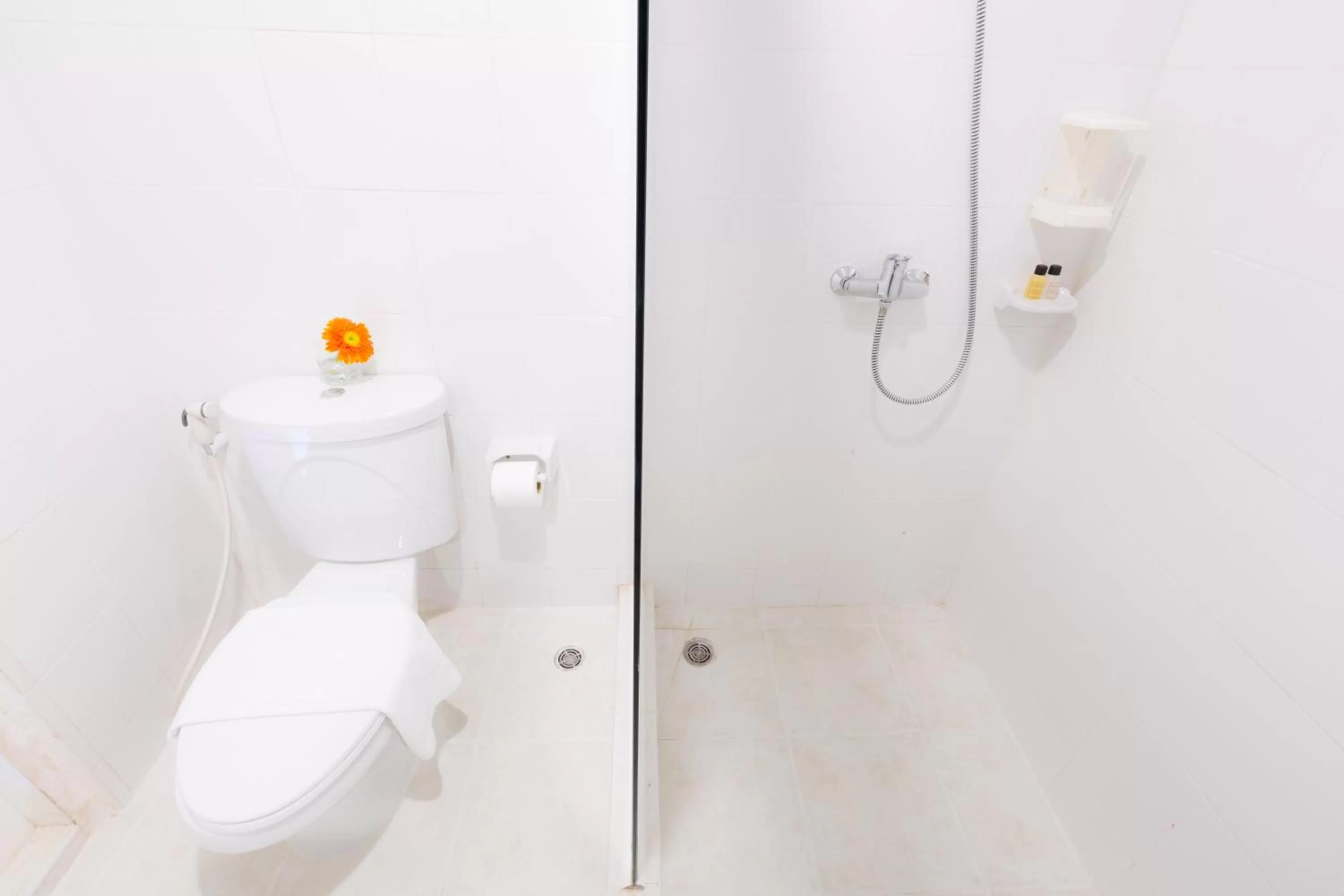 Bathroom in Hotel Zing Phnom Penh