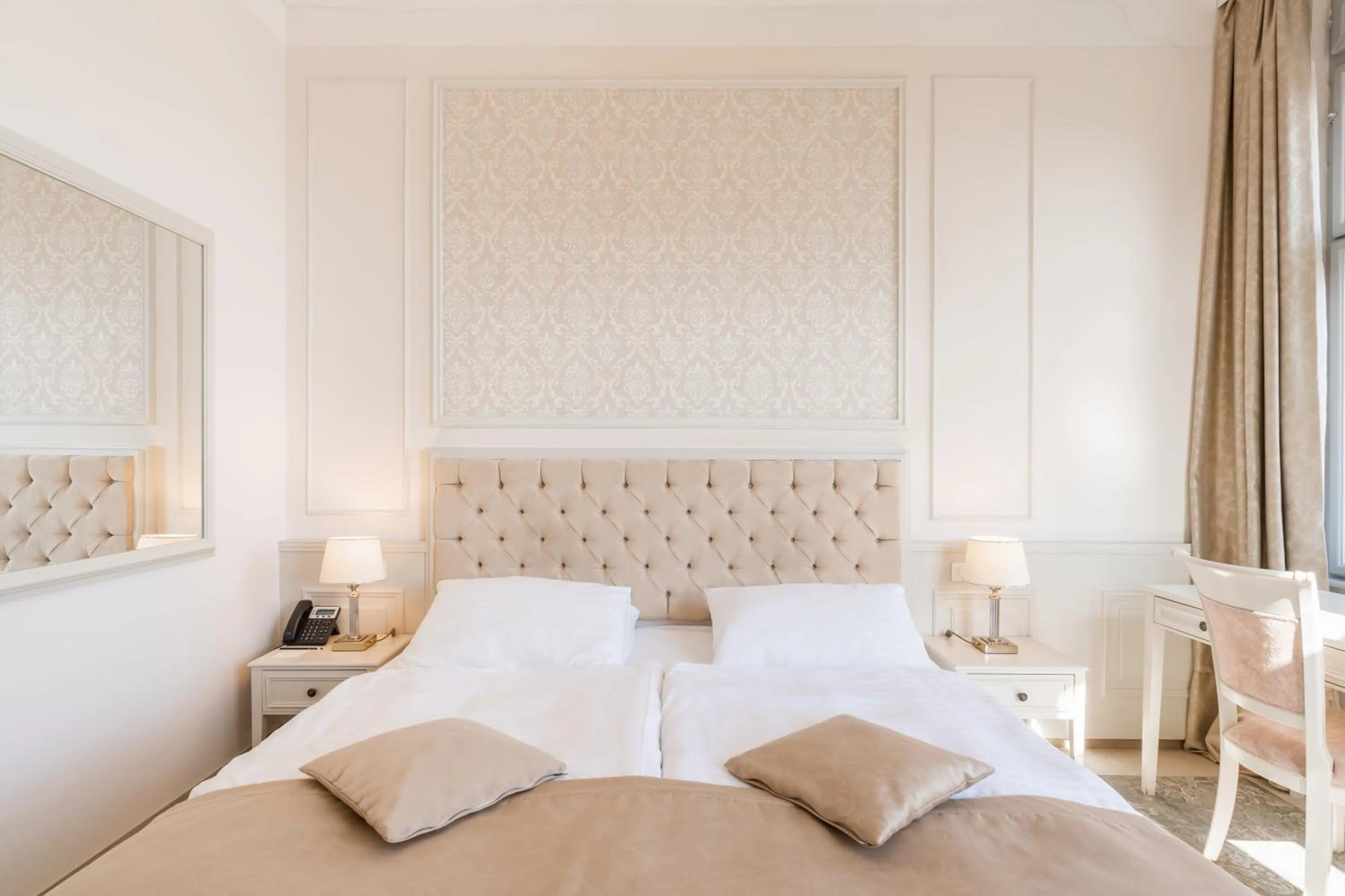 Bed in Hotel Bellevue - by Liburnia Hotels & Villas