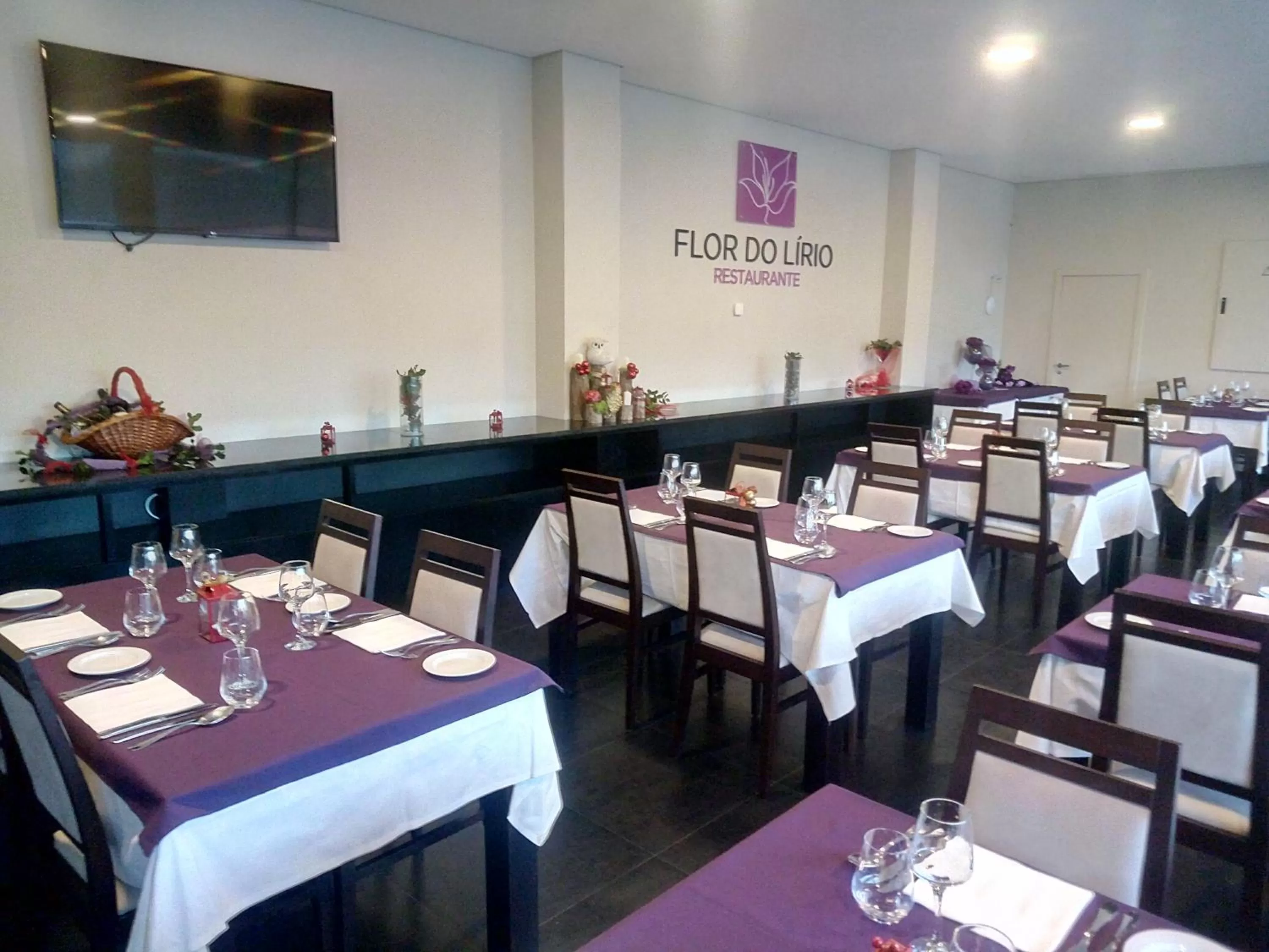 Restaurant/places to eat in Hotel Monte Lírio