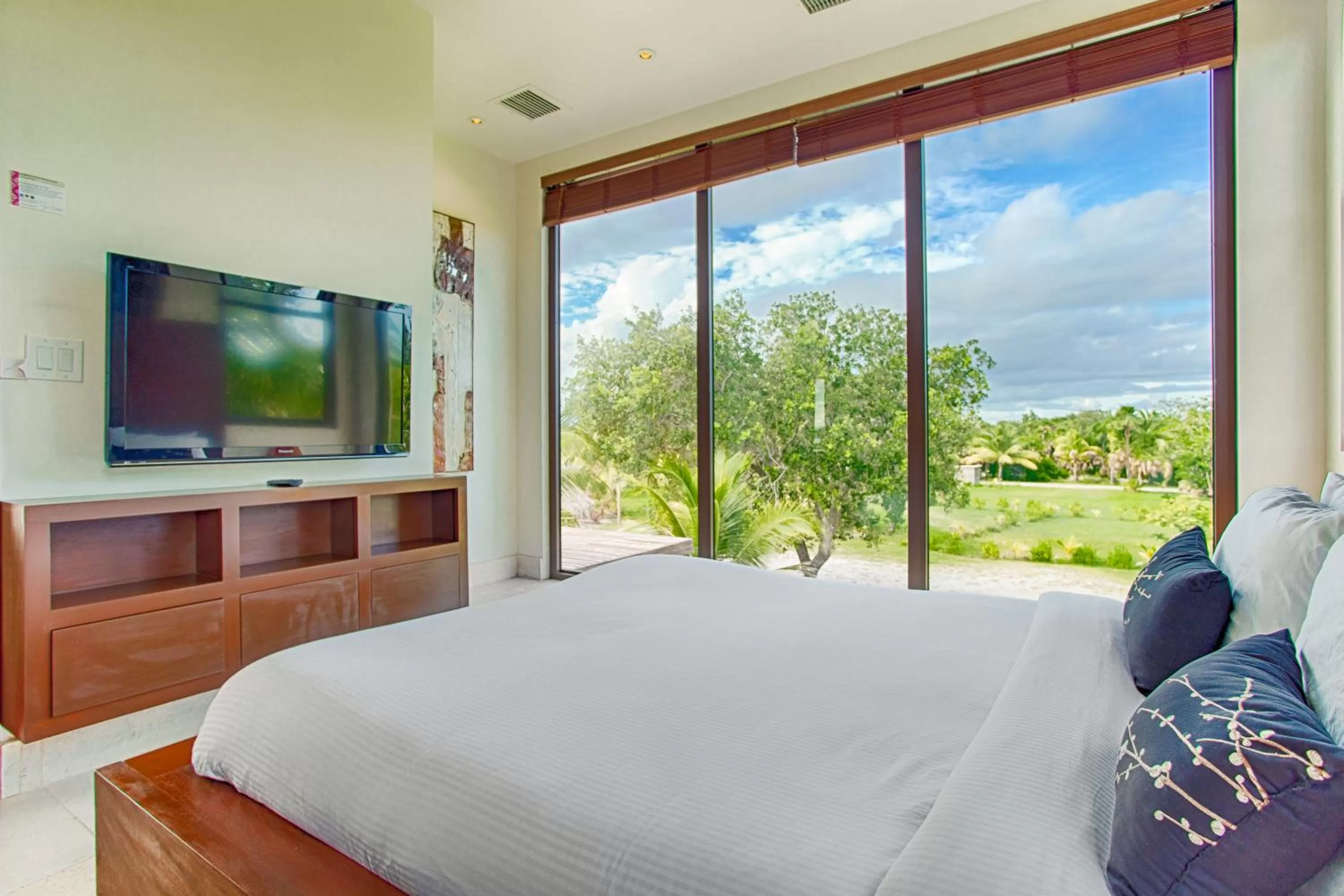 Day, Bed in Wild Orchid