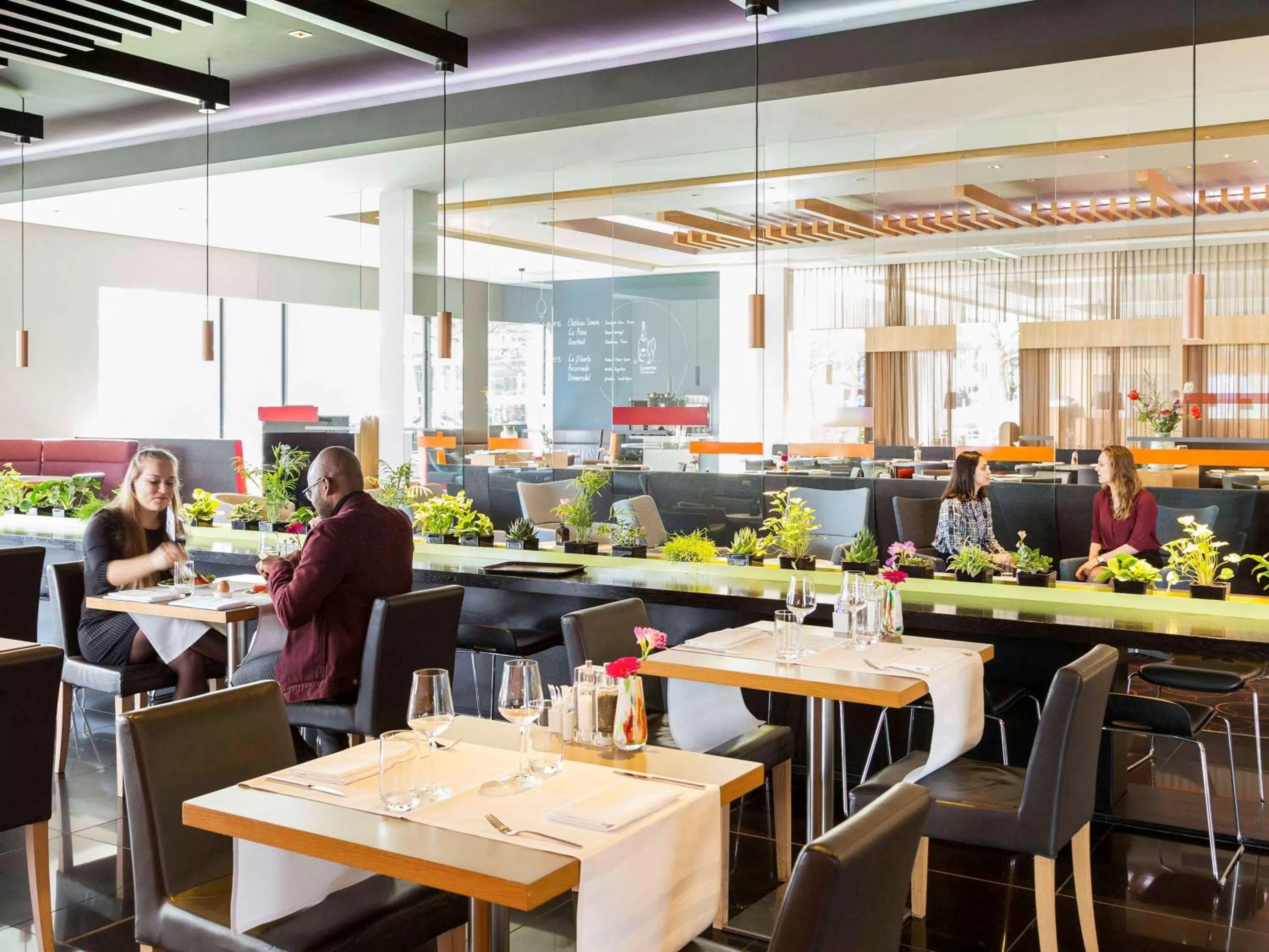 Restaurant/places to eat in Novotel Amsterdam City