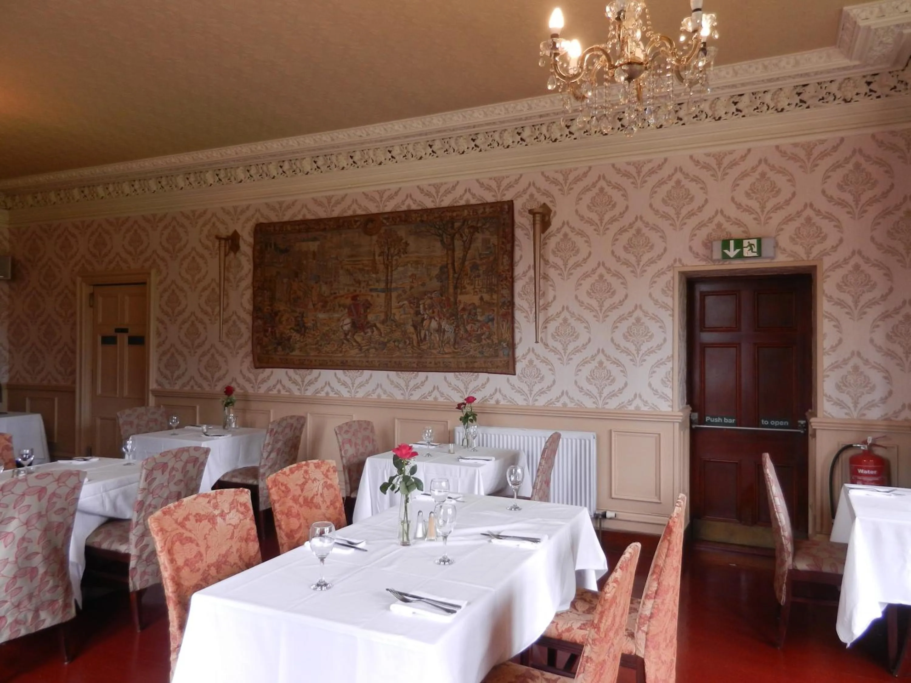 Restaurant/places to eat in Mansfield Castle Hotel