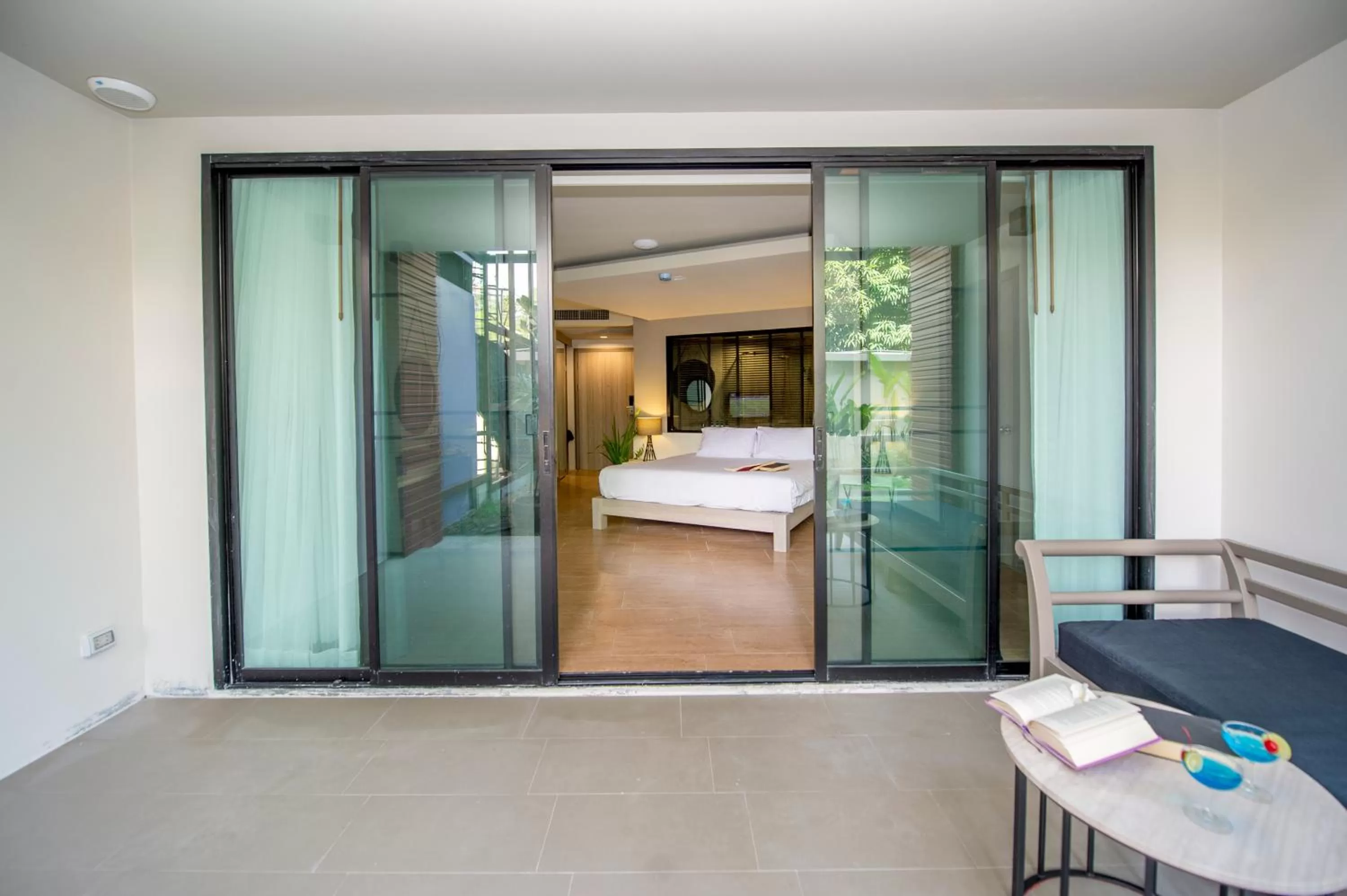 Balcony/Terrace, Bed in Krabi La Playa Resort