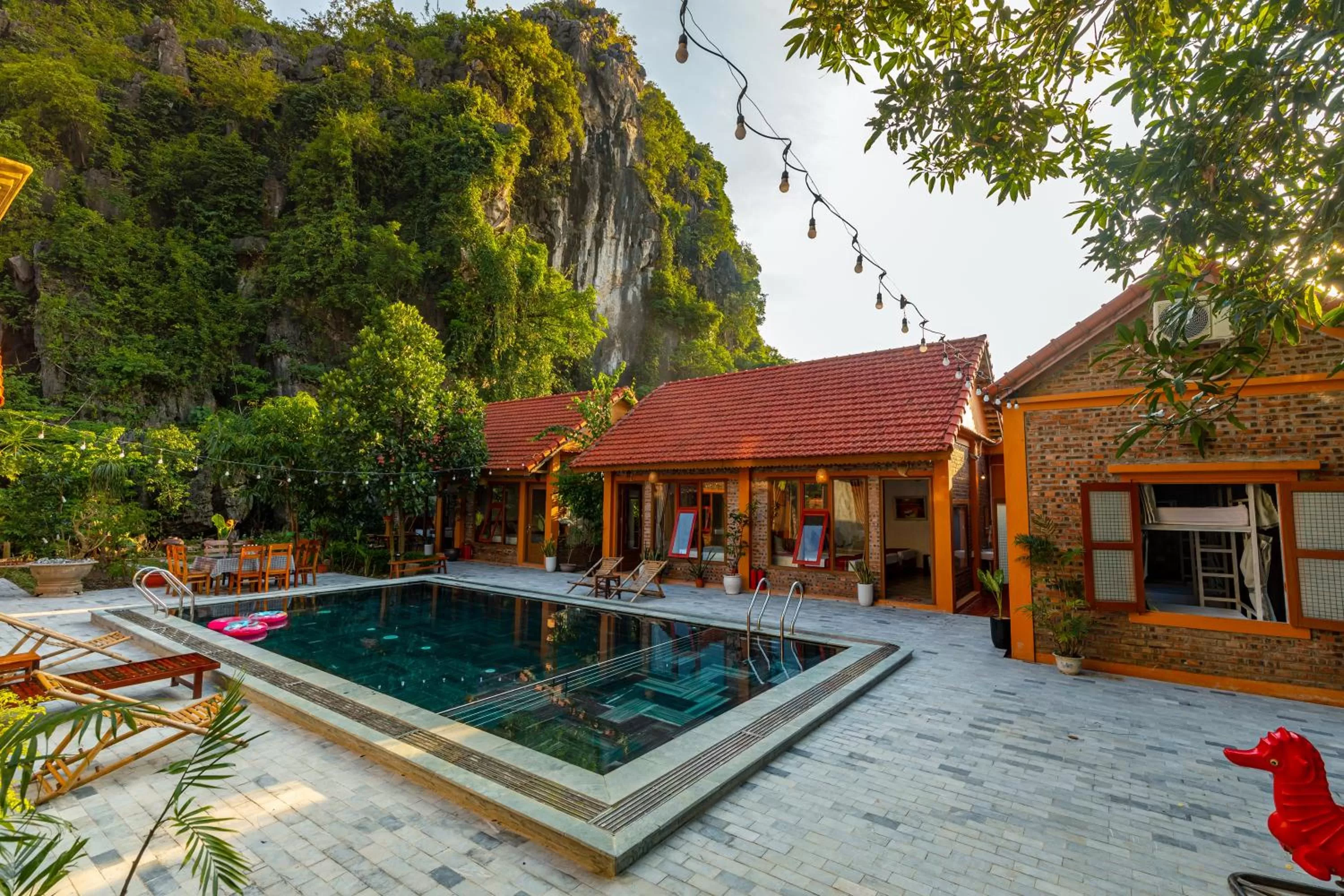 Tam Coc mountain bungalow