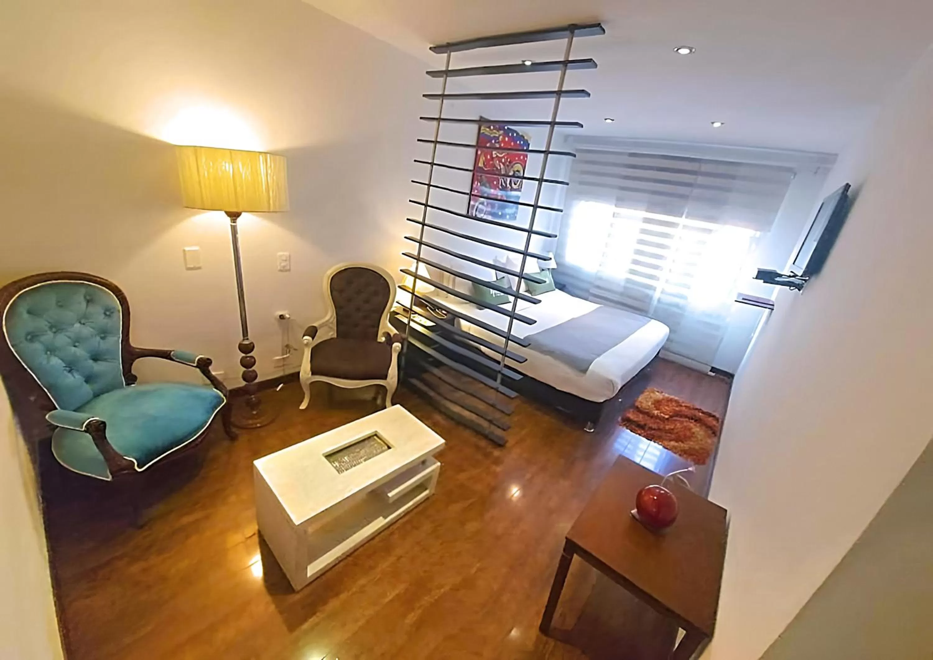 Photo of the whole room, Seating Area in Hotel Santa Cruz Bogotá