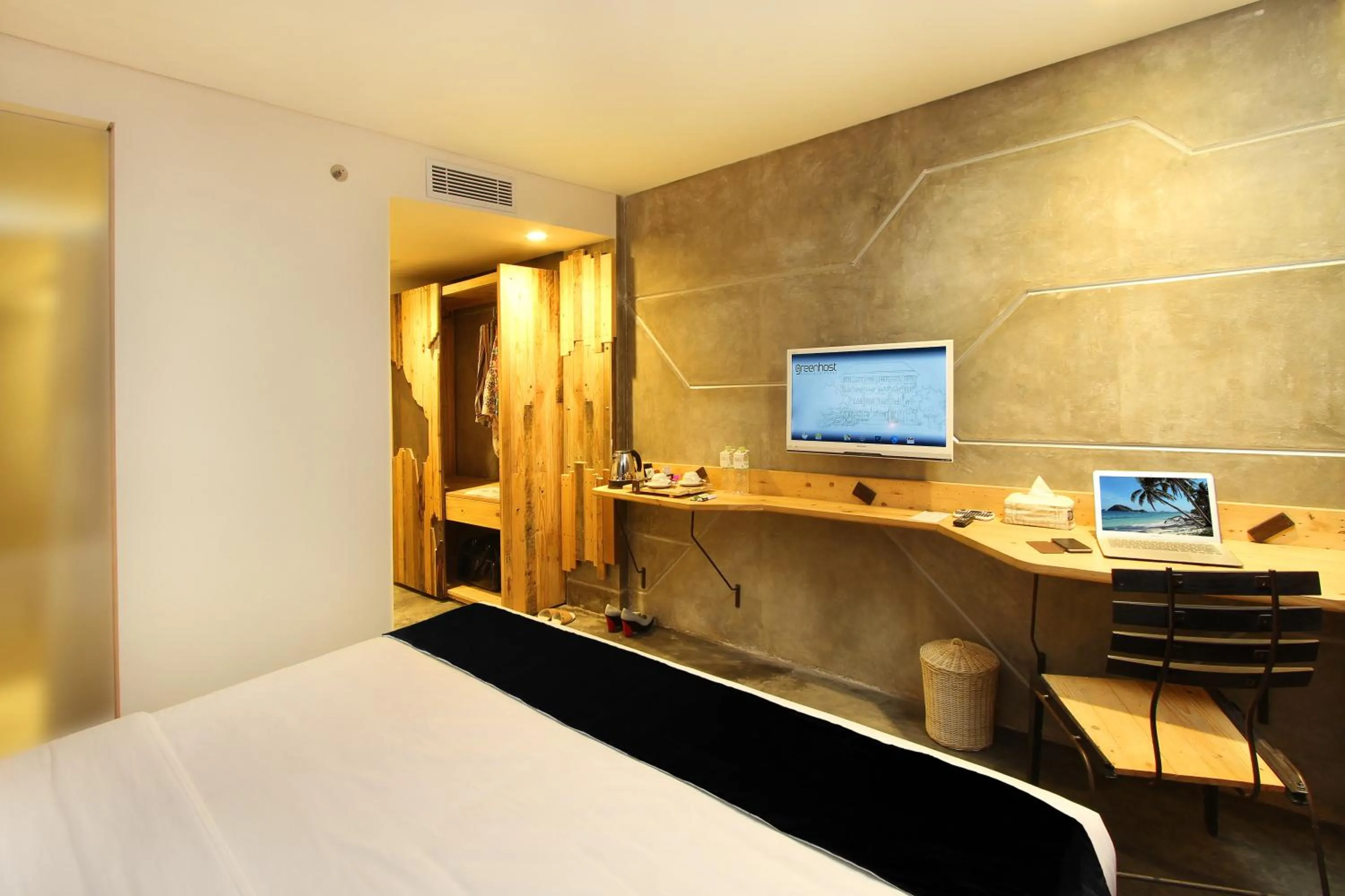 TV and multimedia, Bed in Greenhost Boutique Hotel Prawirotaman