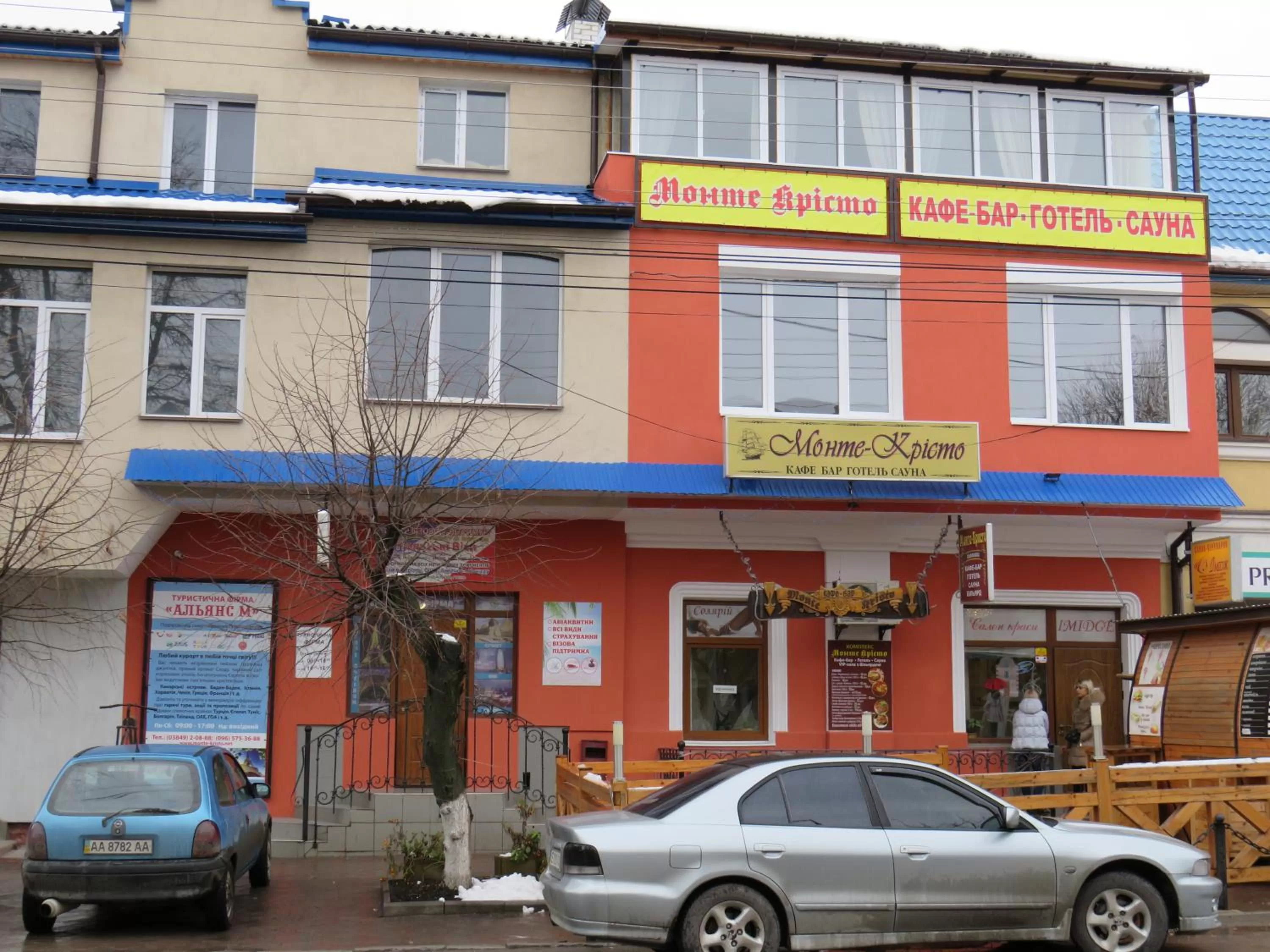 Restaurant/places to eat in Monte-Kristo Hotel