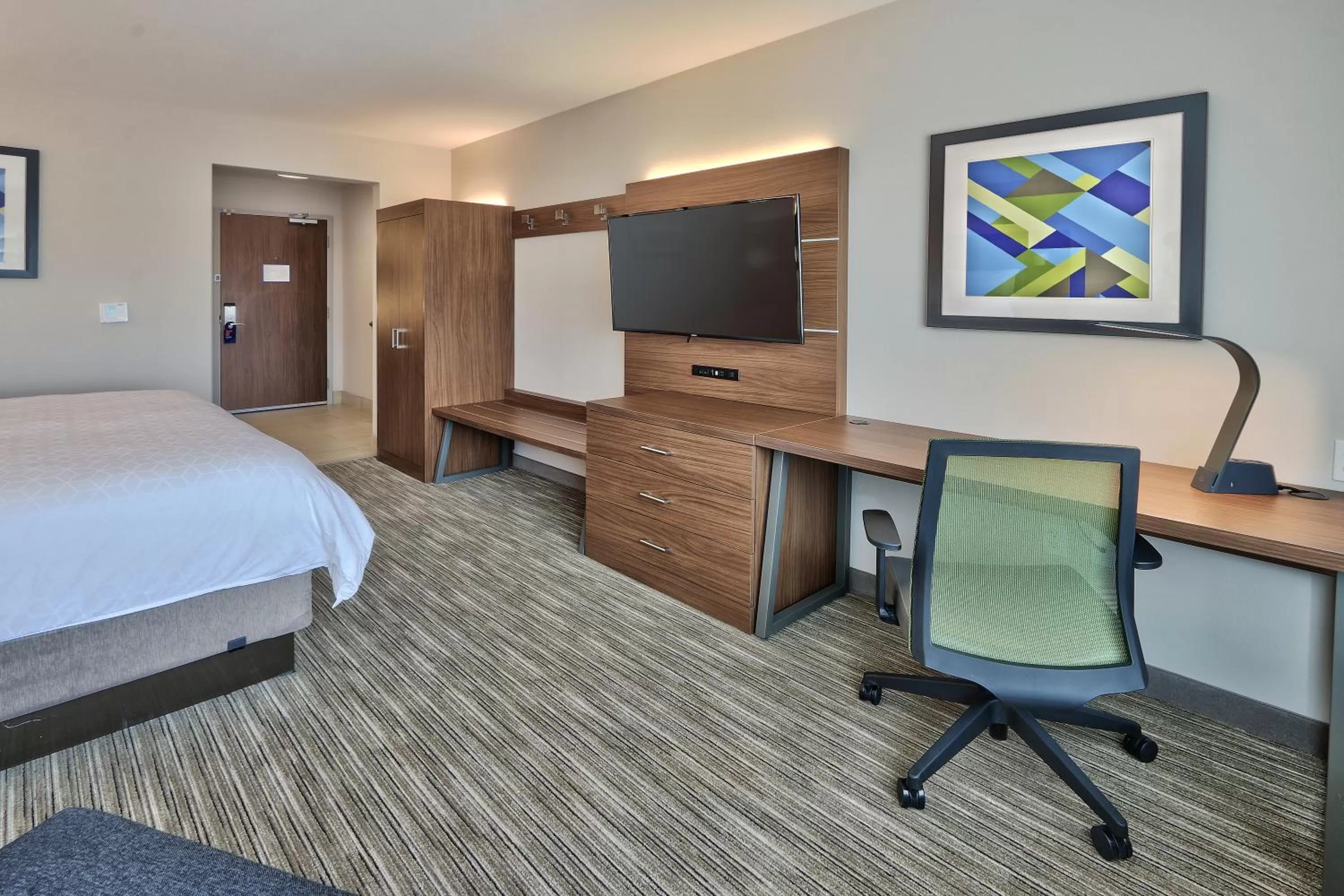 Photo of the whole room, Bed in Holiday Inn Express & Suites - Albuquerque East by IHG