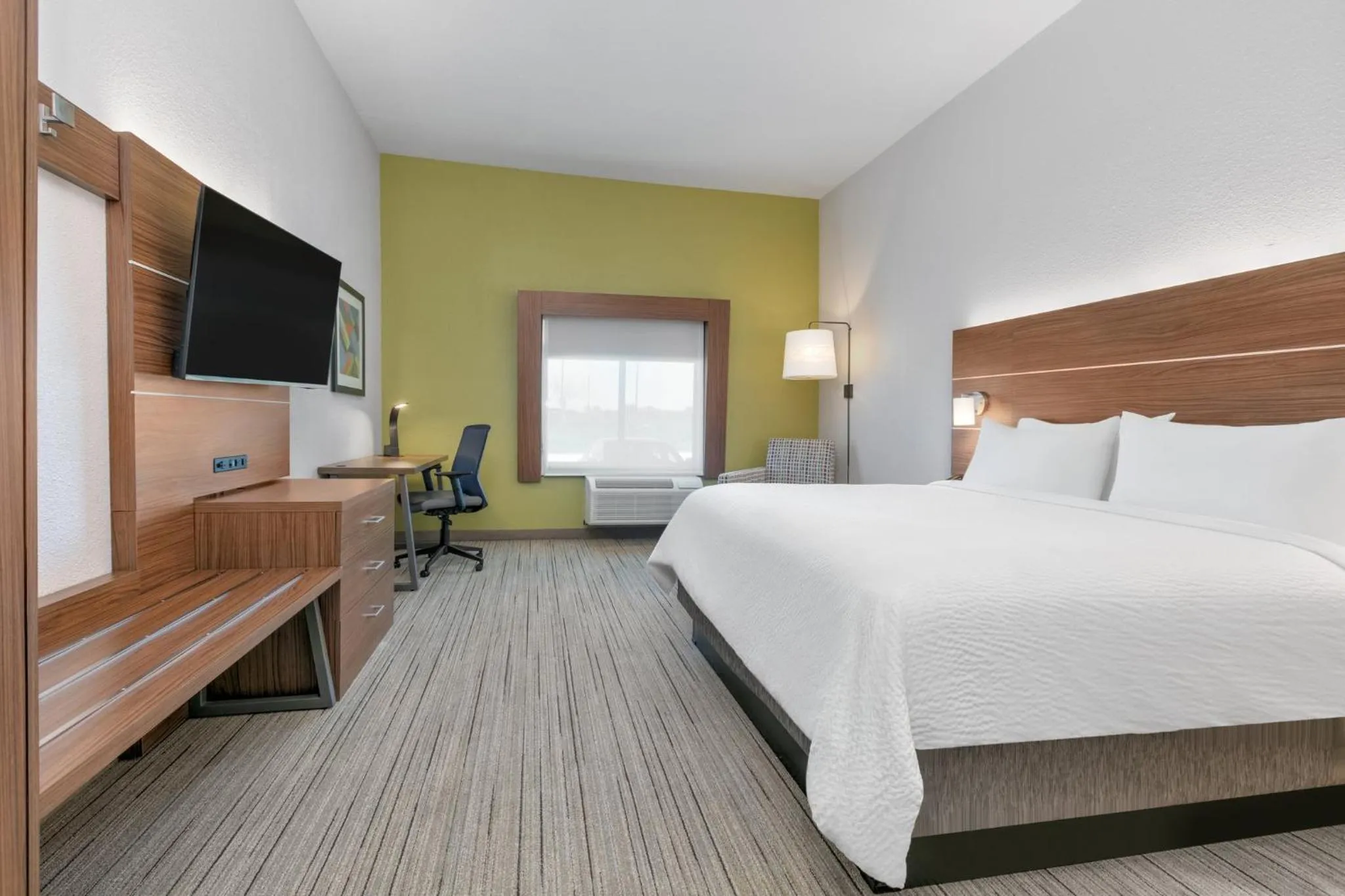 Photo of the whole room, Bed in Holiday Inn Express - San Antonio East I-10 by IHG