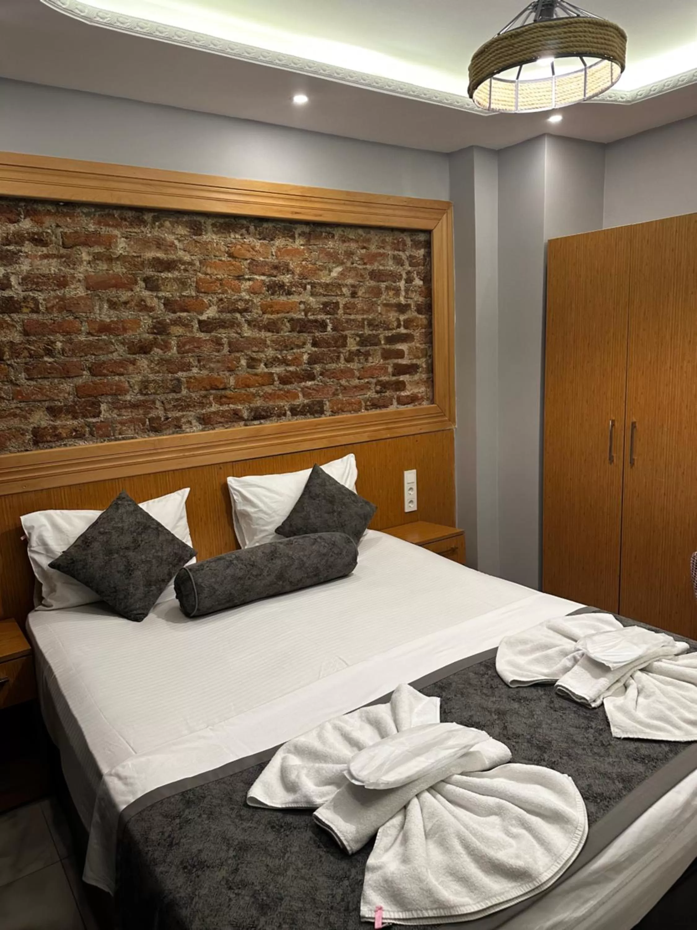 Bed in Arat Apartments