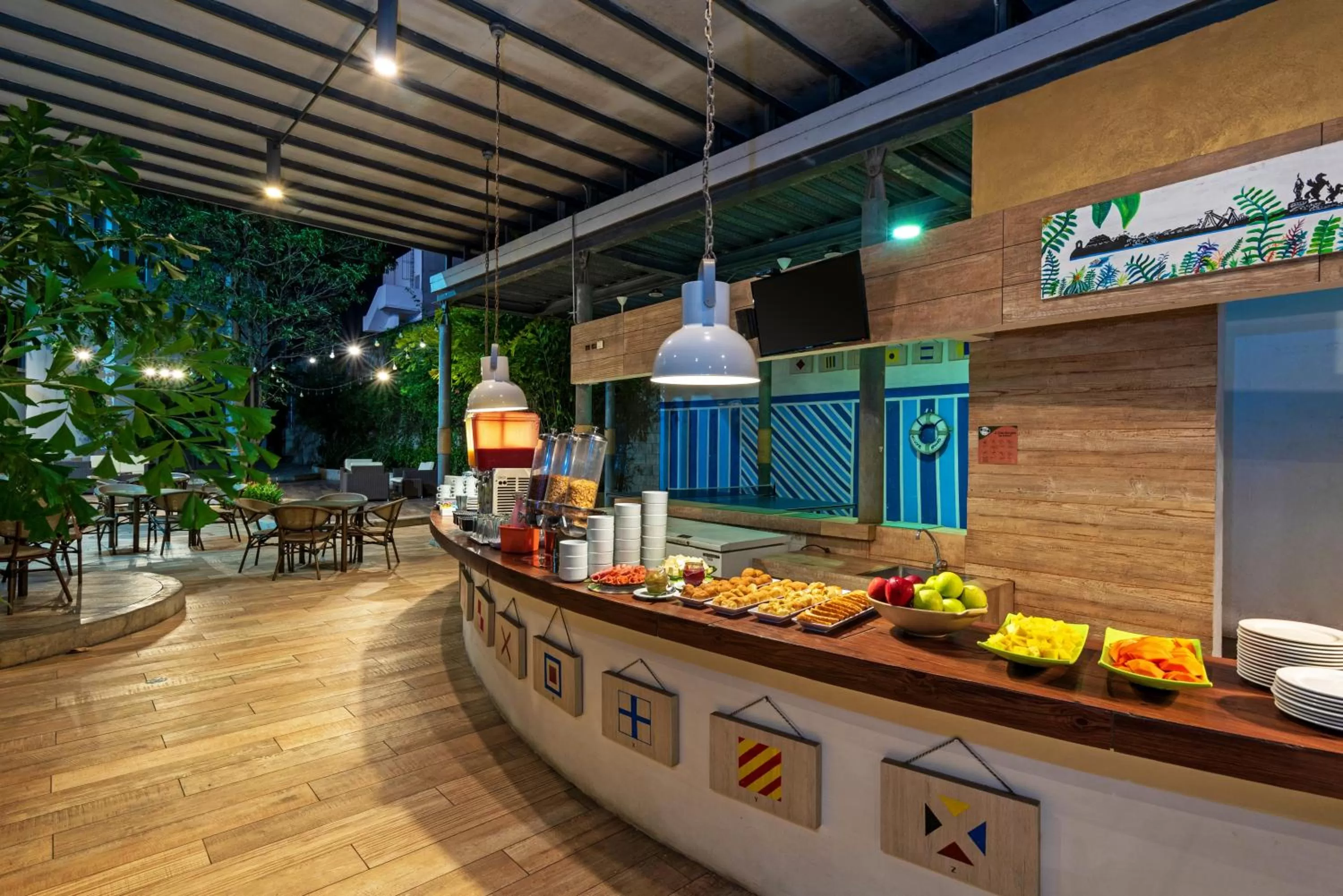 Breakfast in Pop Art Hotel CLC Puerto Mamonal Cartagena