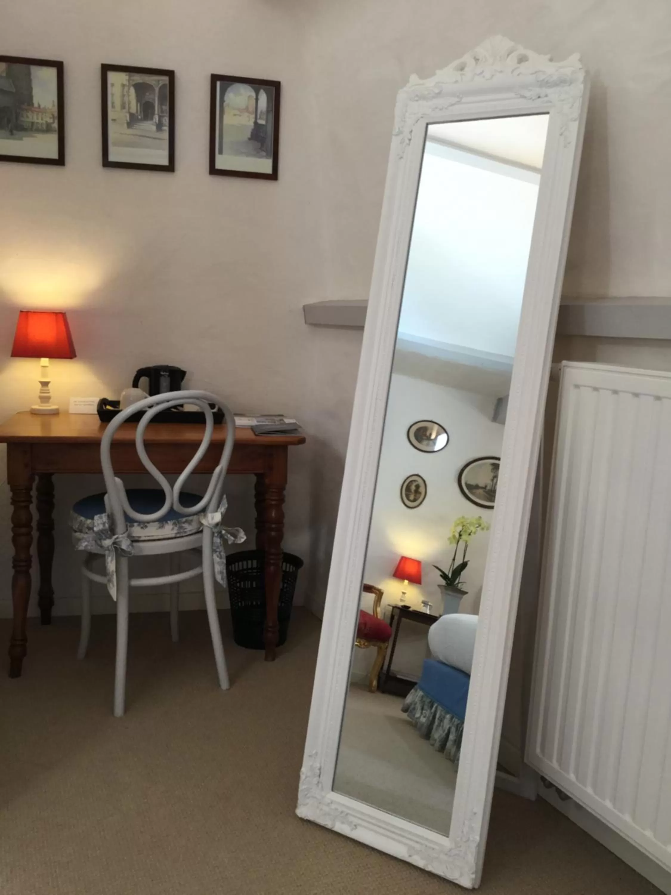 Photo of the whole room in B&B Auberge De Klasse